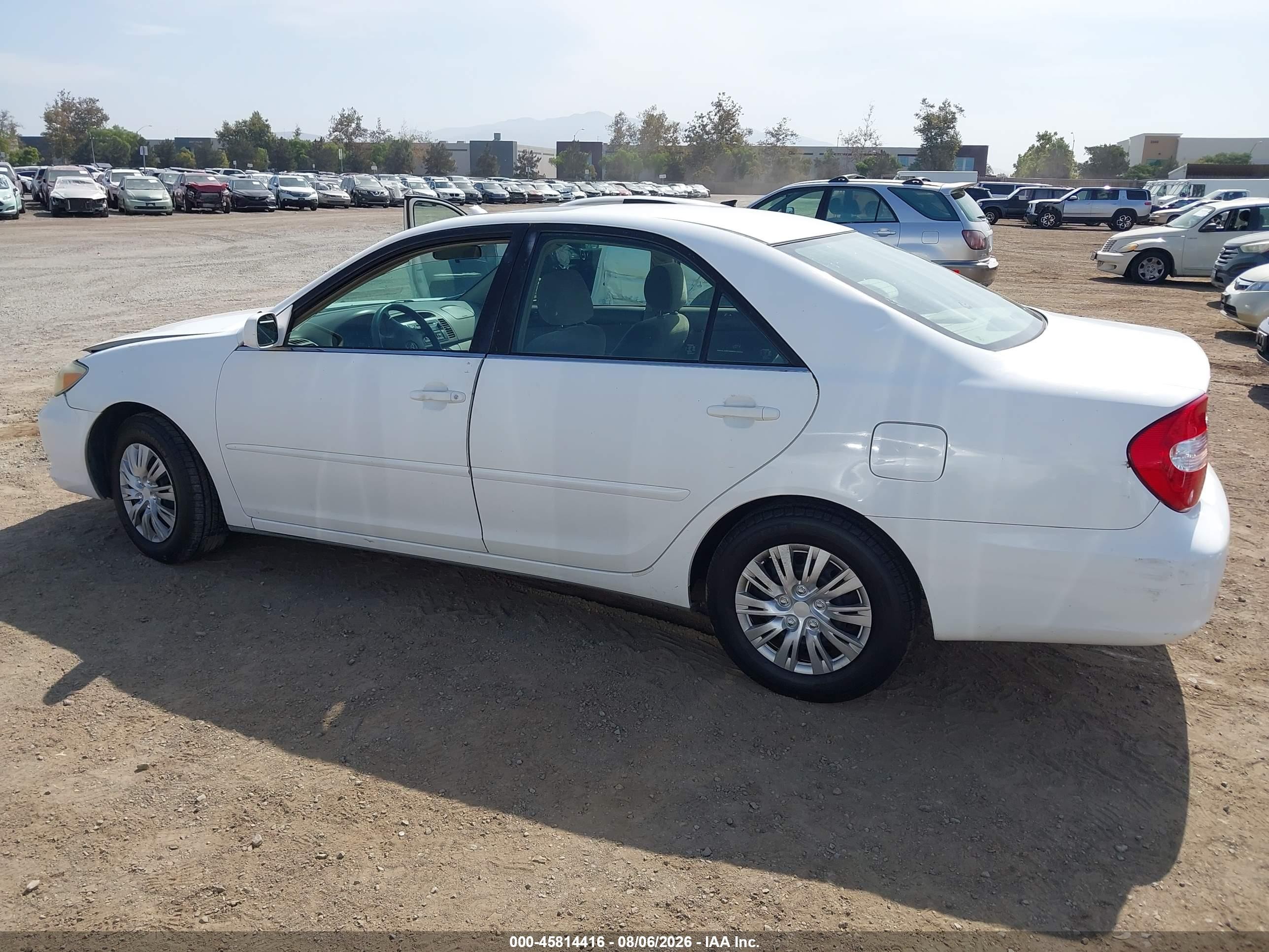 2003 Toyota Camry Le White vin: JTDBE32K630239129