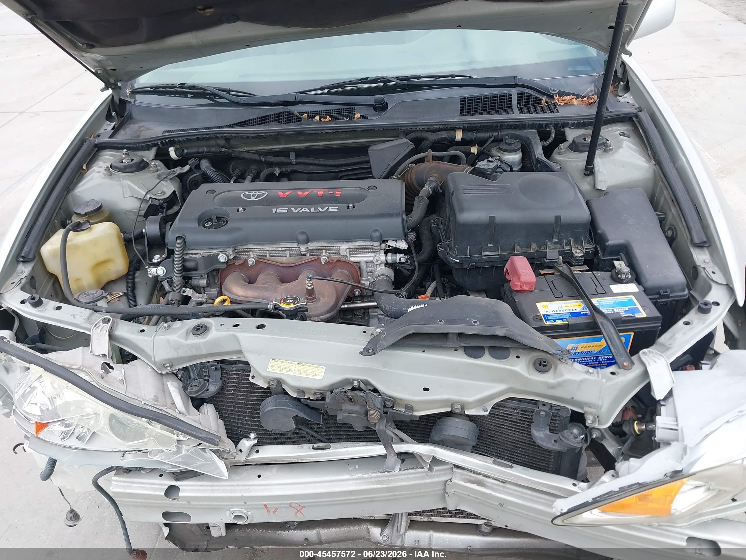 2004 Toyota Camry Le Silver vin: JTDBE32K640265523