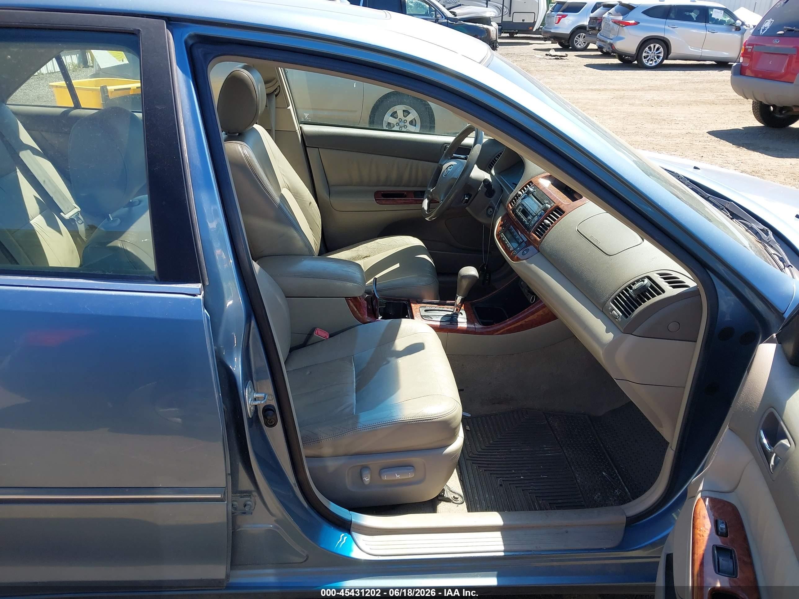 2004 Toyota Camry Xle Синий vin: JTDBE32K640269880