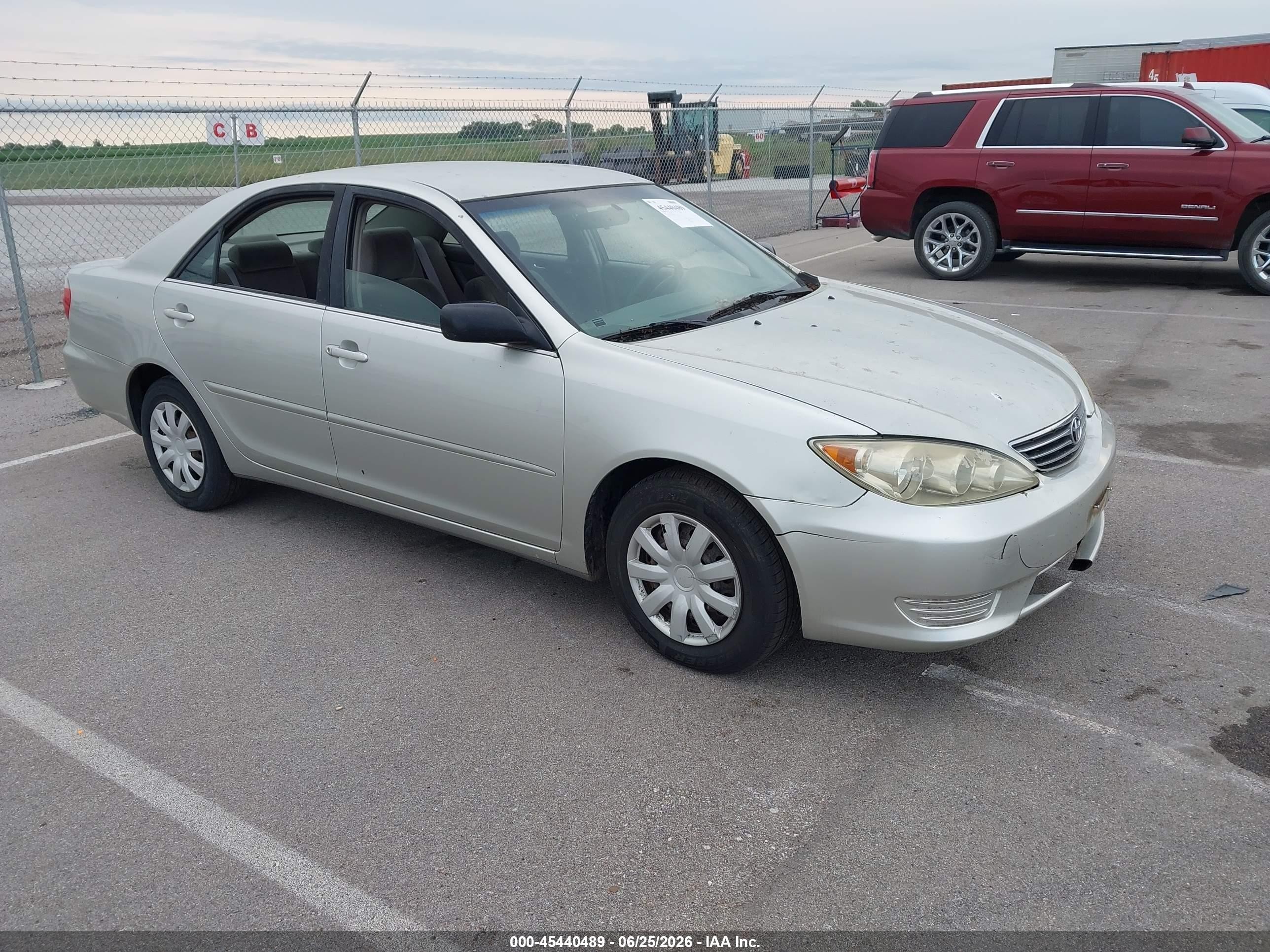 2005 Toyota Camry Std Silver vin: JTDBE32K653014291