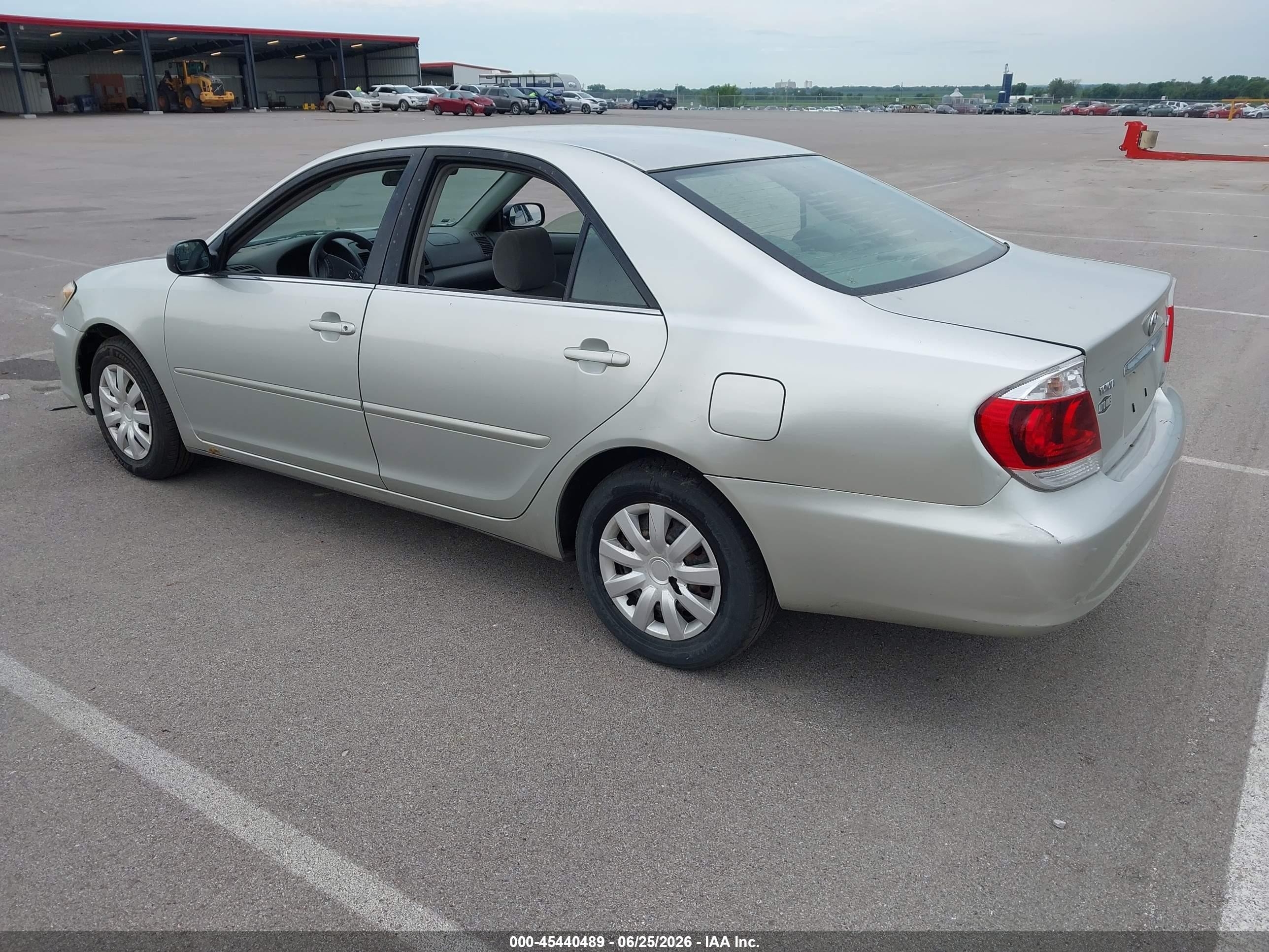 2005 Toyota Camry Std Silver vin: JTDBE32K653014291