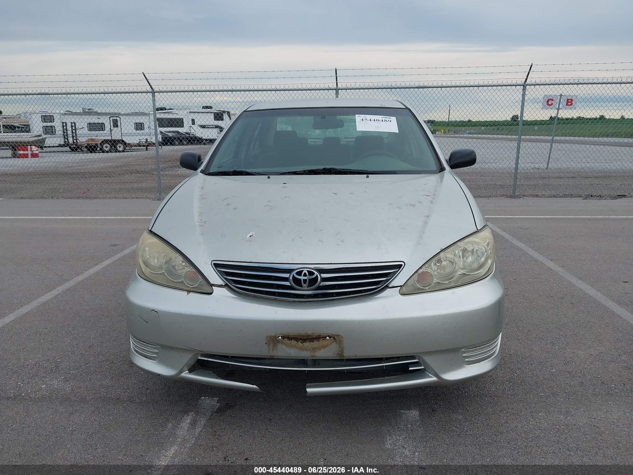 2005 Toyota Camry Std Silver vin: JTDBE32K653014291