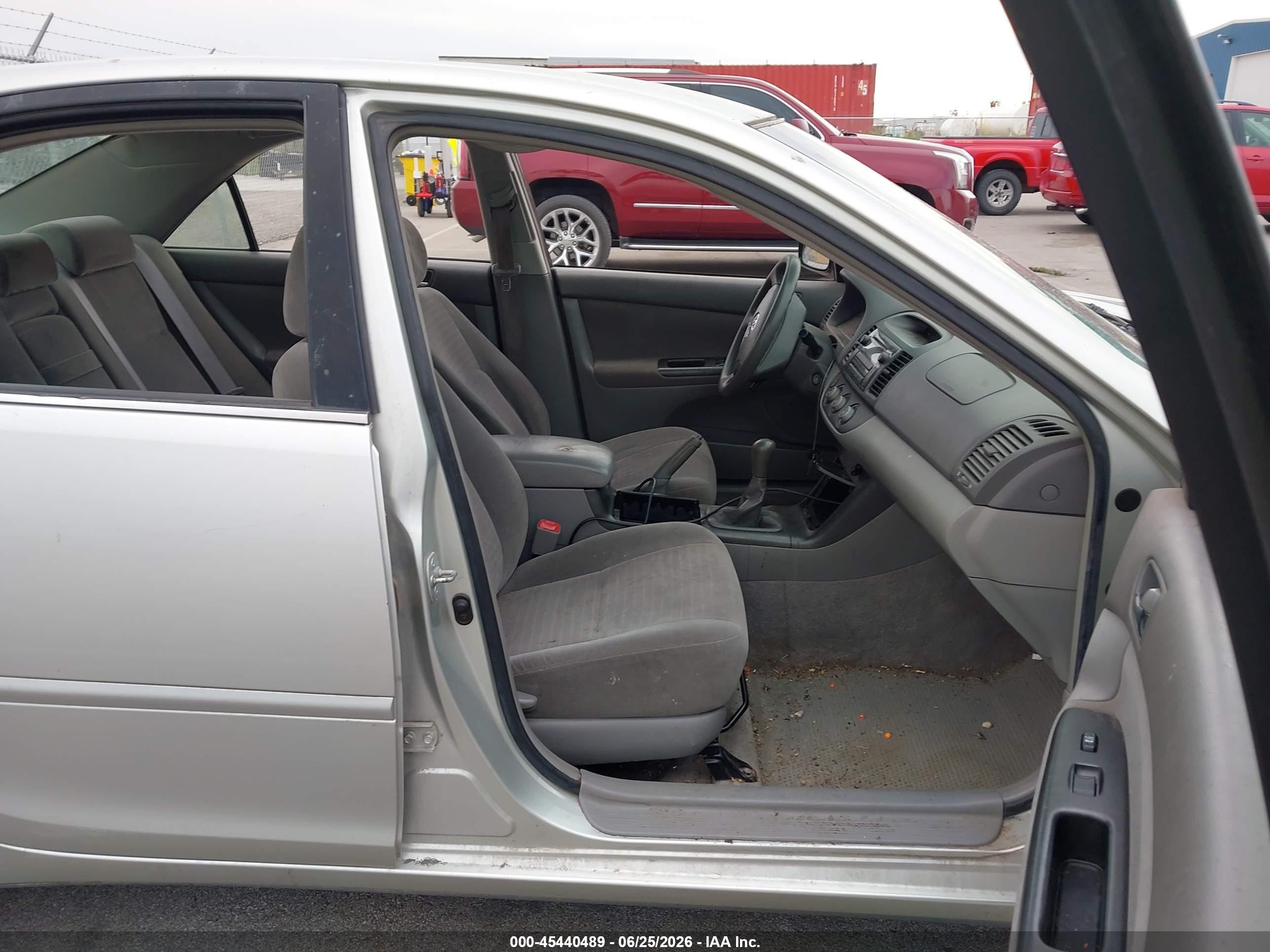 2005 Toyota Camry Std Silver vin: JTDBE32K653014291