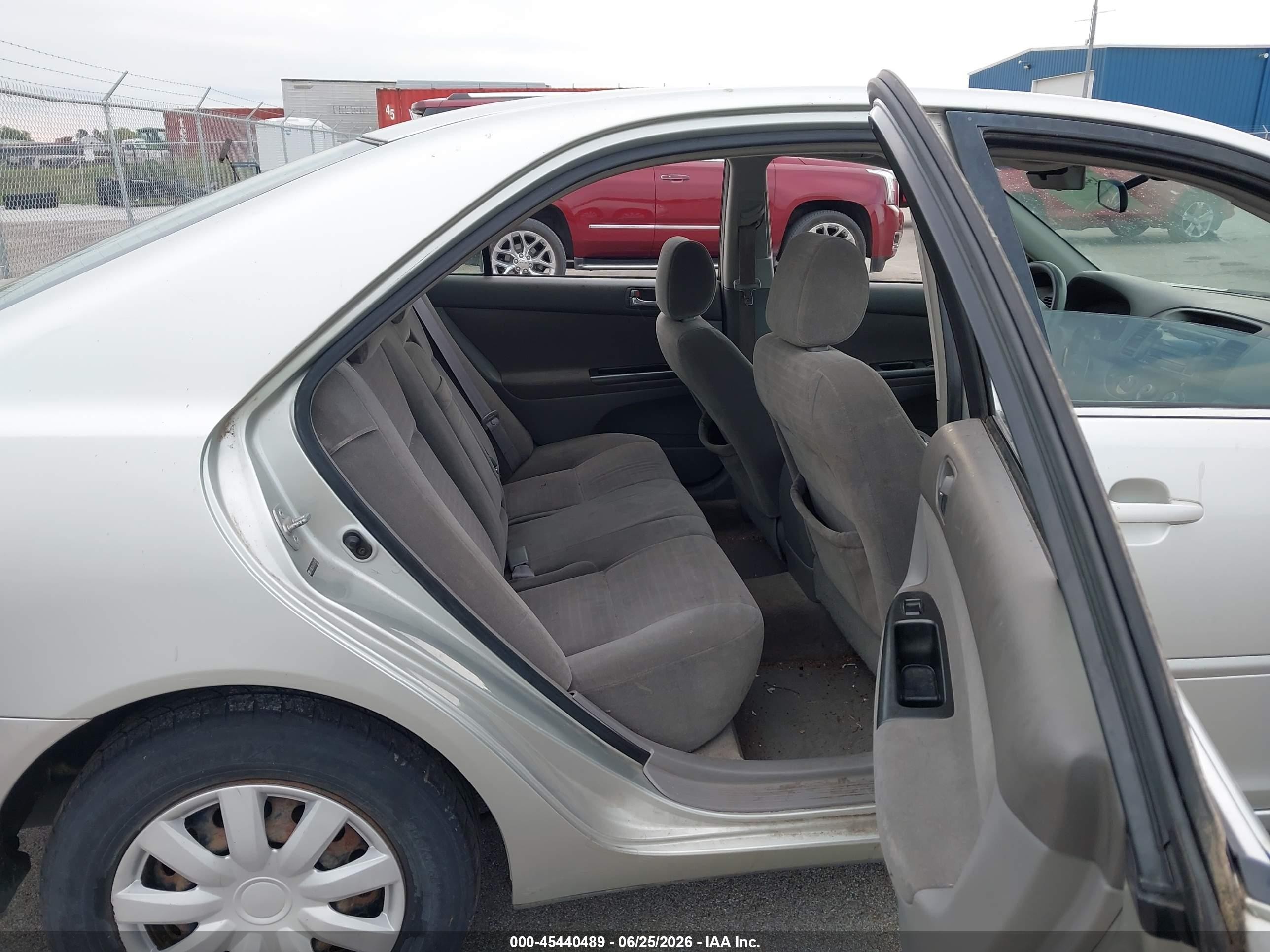 2005 Toyota Camry Std Silver vin: JTDBE32K653014291