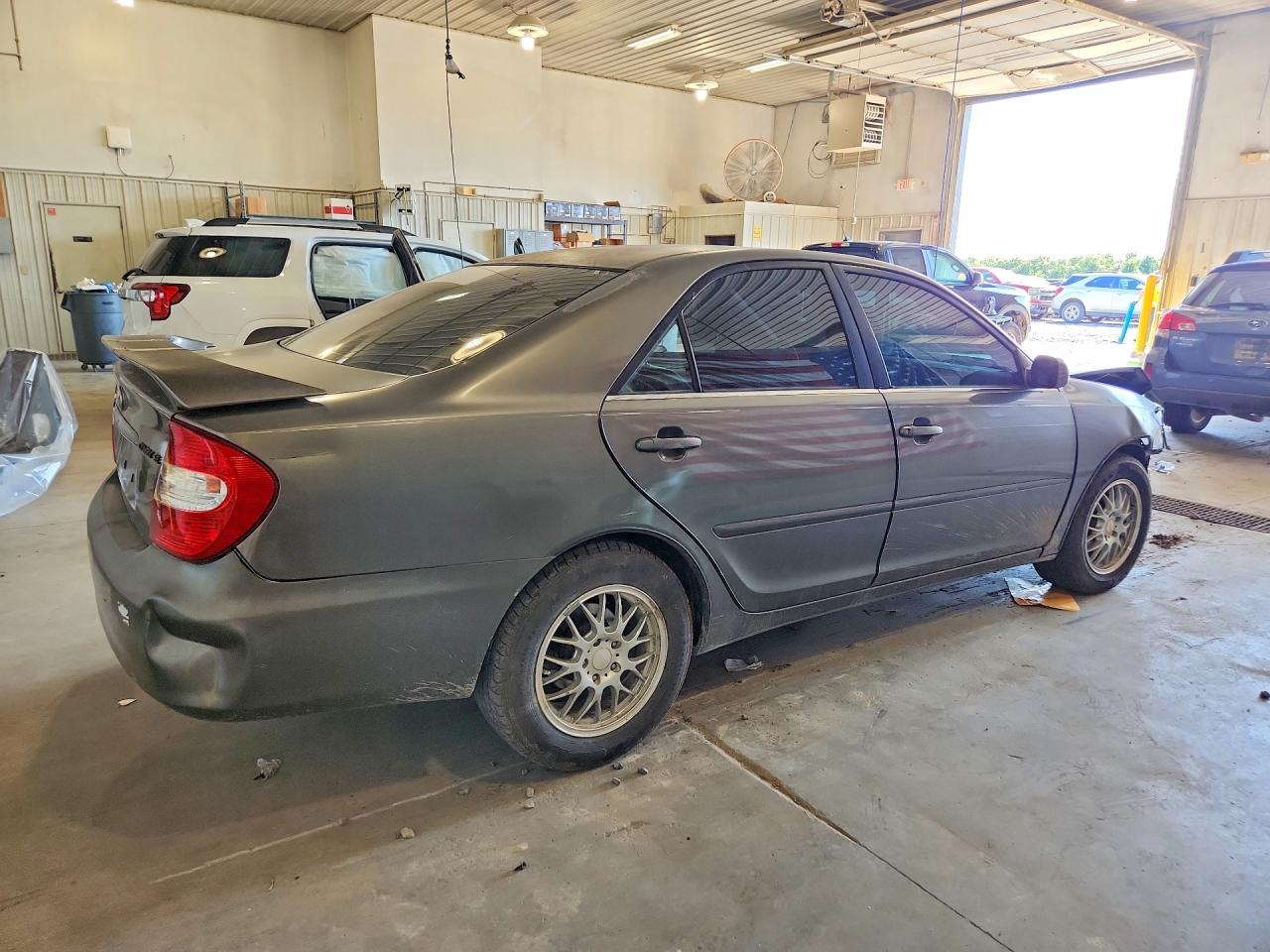 2002 Toyota Camry Se Серый vin: JTDBE32K720053792