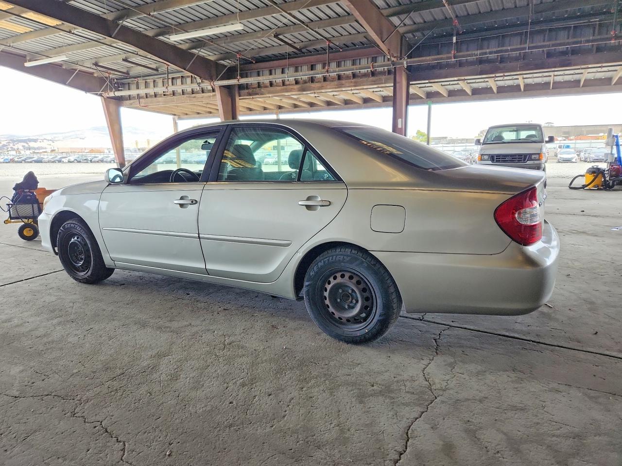 2002 Toyota Camry Silver vin: JTDBE32K720057471