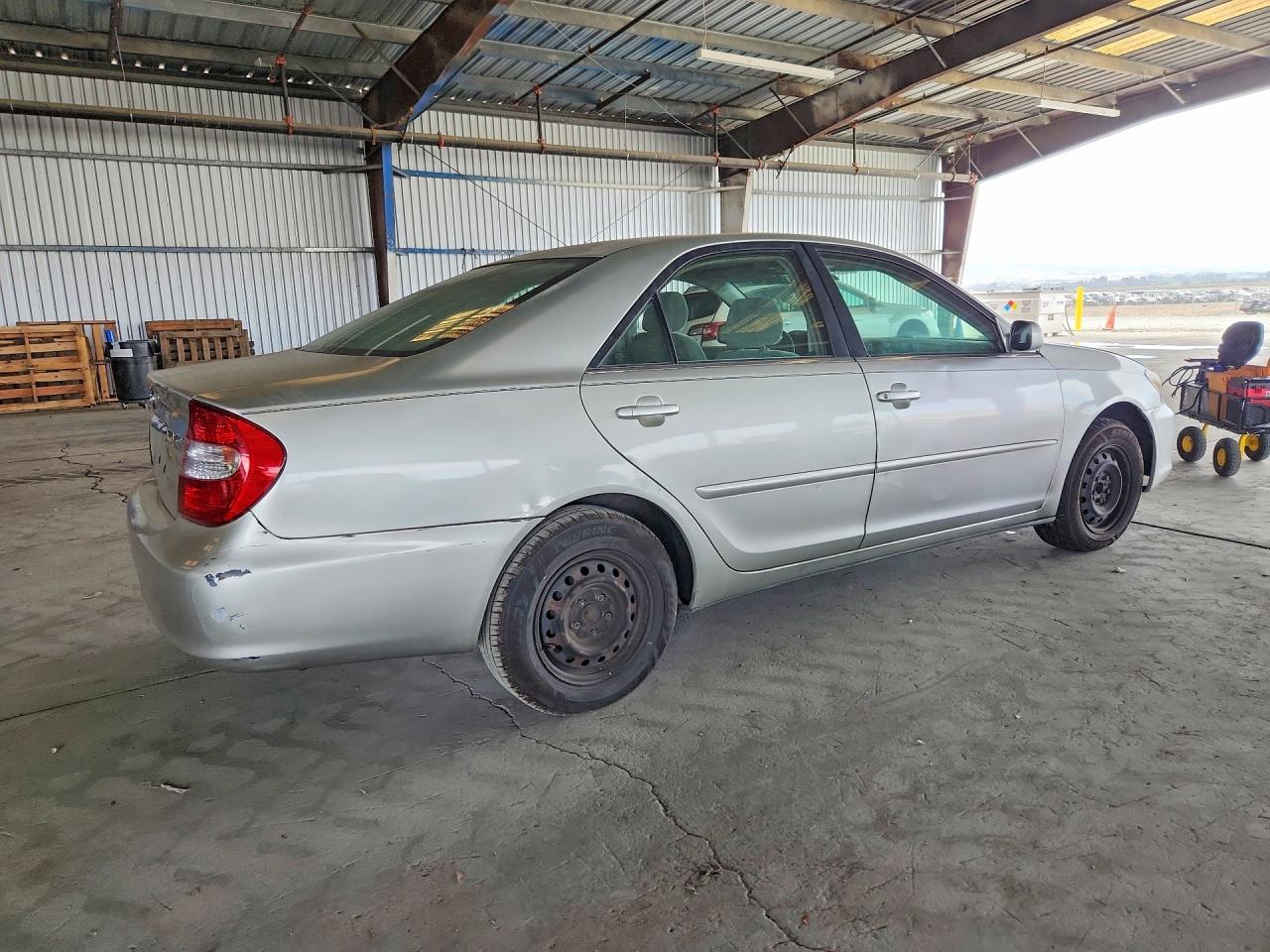 2002 Toyota Camry Silver vin: JTDBE32K720057471
