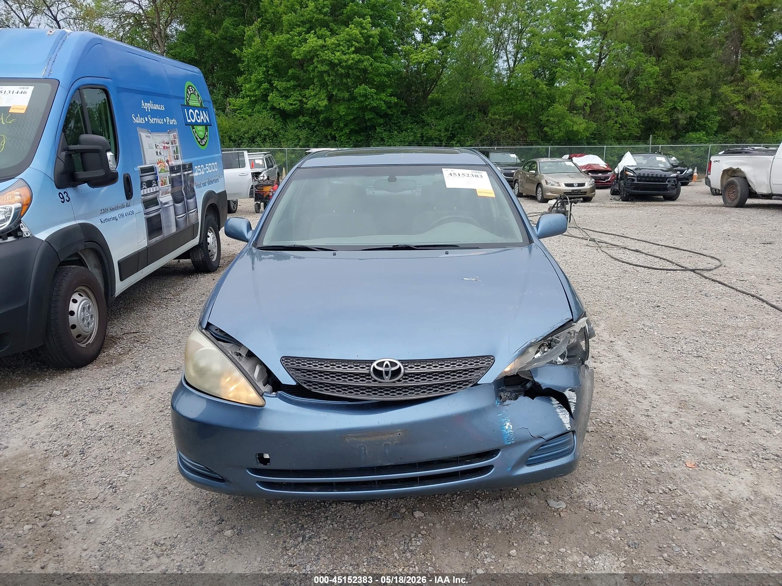 2002 Toyota Camry Xle Blue vin: JTDBE32K720062461