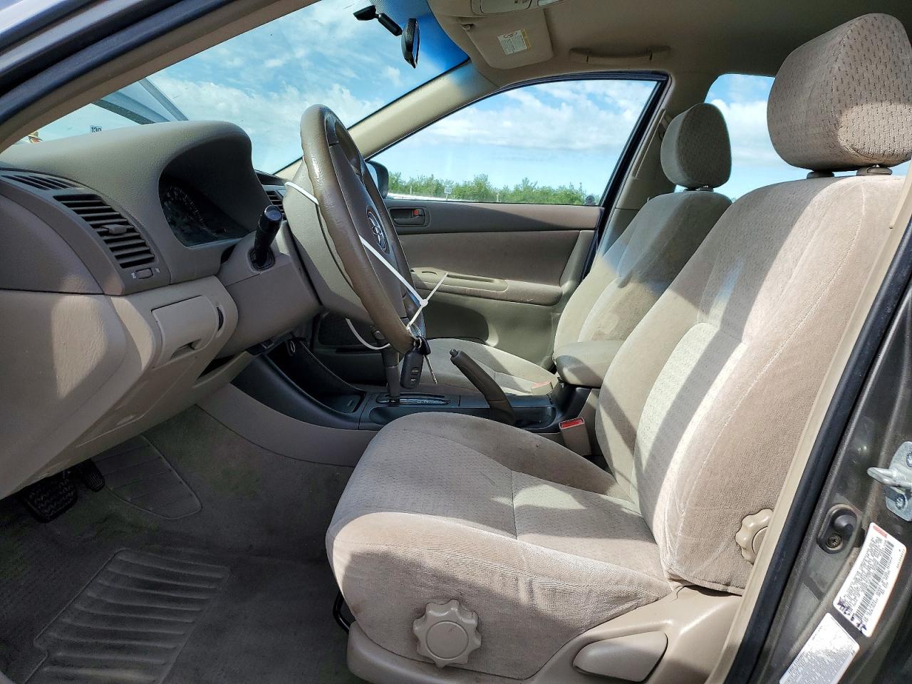 2003 Toyota Camry Le Gray vin: JTDBE32K730146698