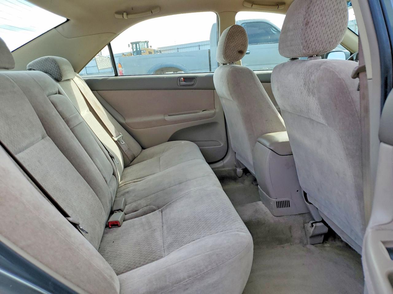 2003 Toyota Camry Le Gray vin: JTDBE32K730146698