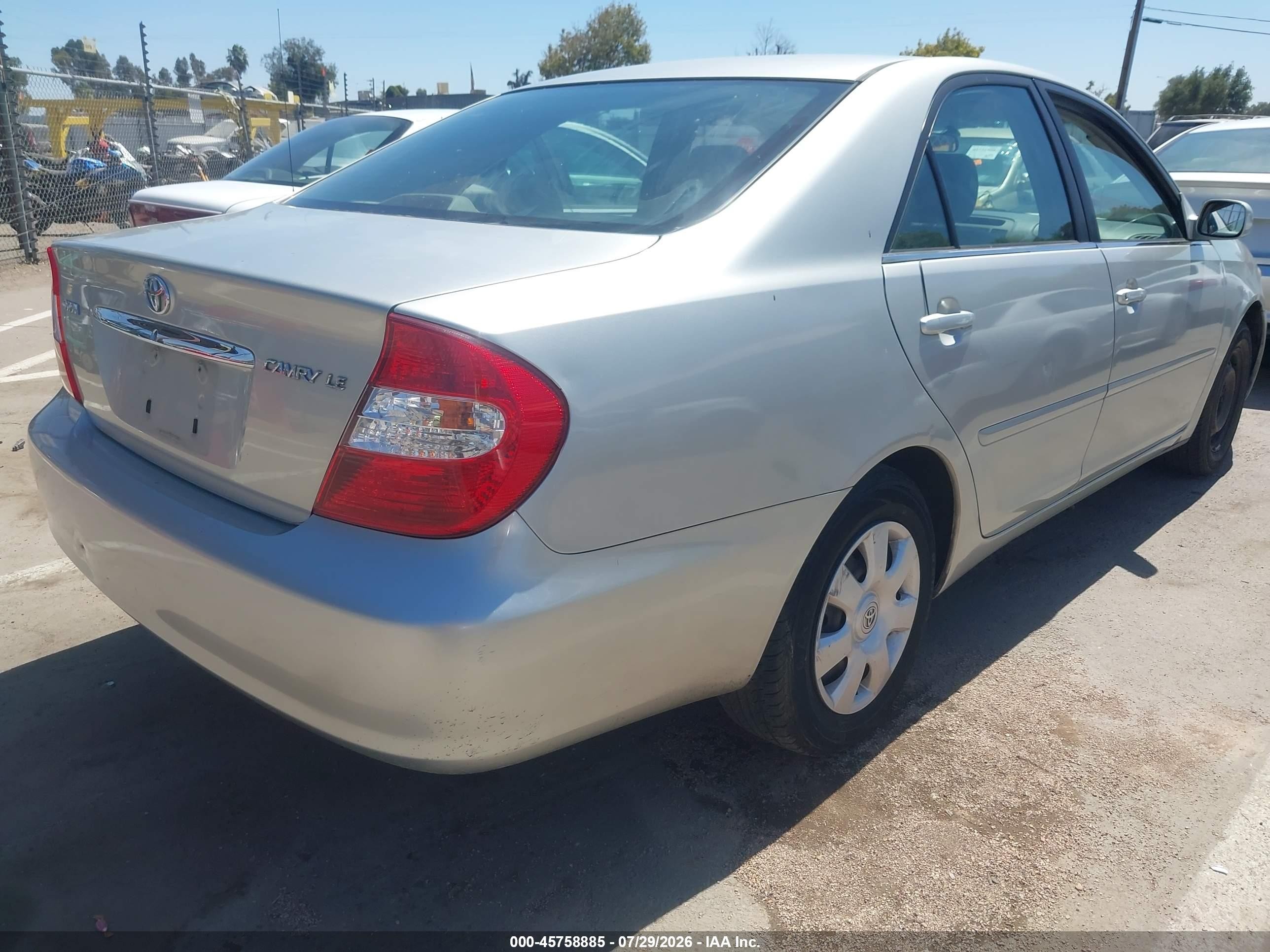 2003 Toyota Camry Le Silver vin: JTDBE32K730235459
