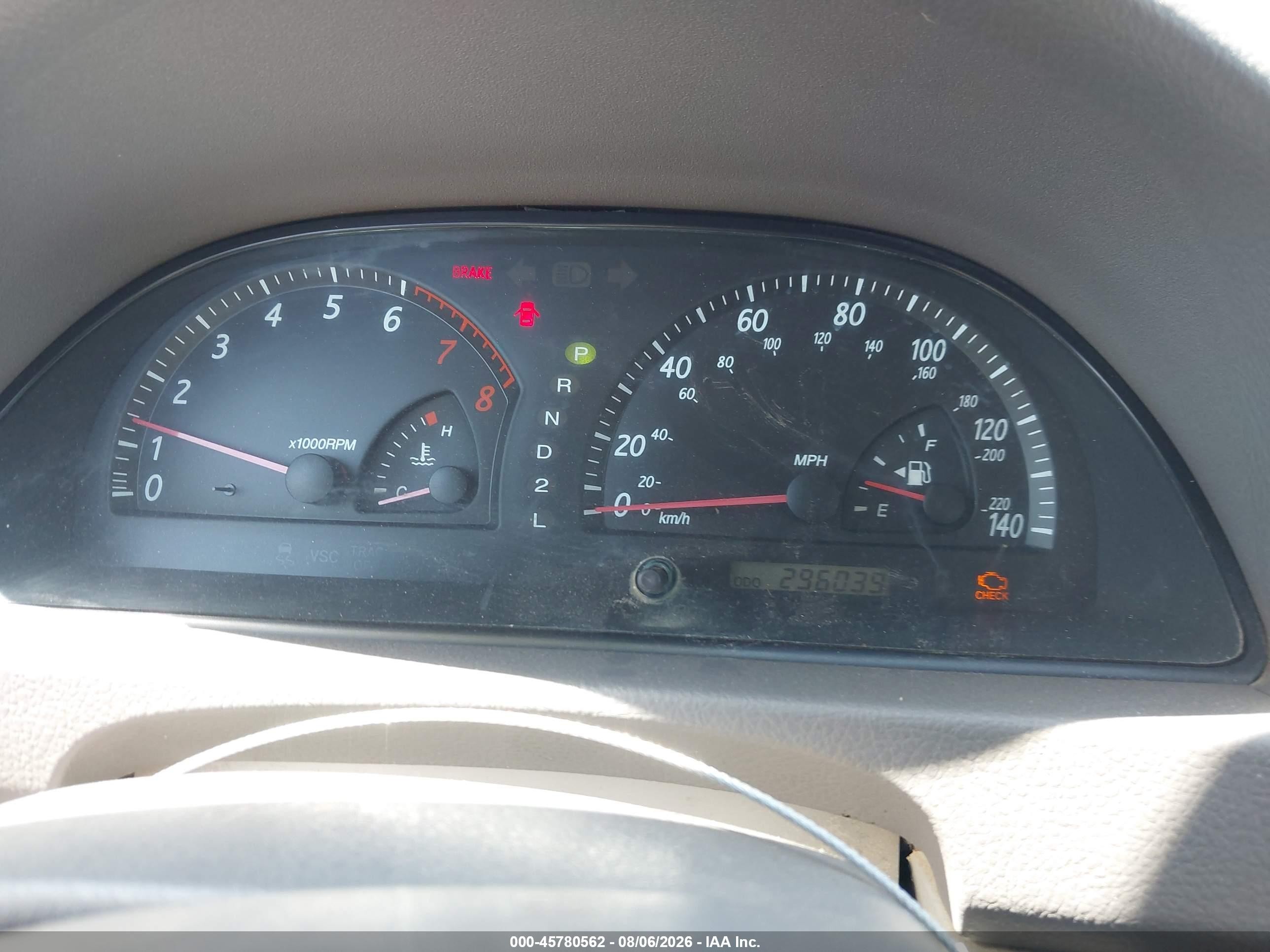 2002 Toyota Camry Le Green vin: JTDBE32K820017285