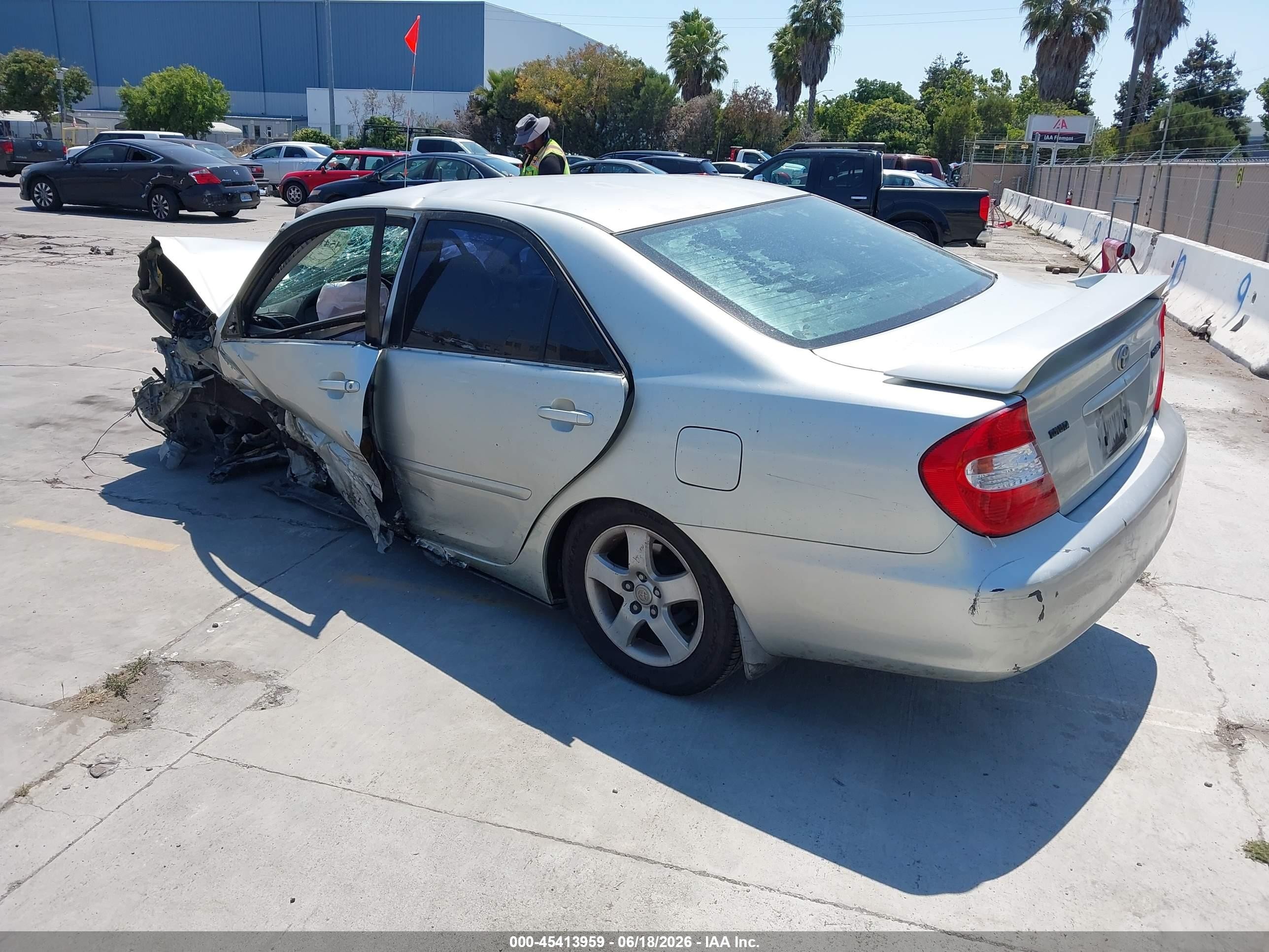 2002 Toyota Camry Se Silver vin: JTDBE32K820056331