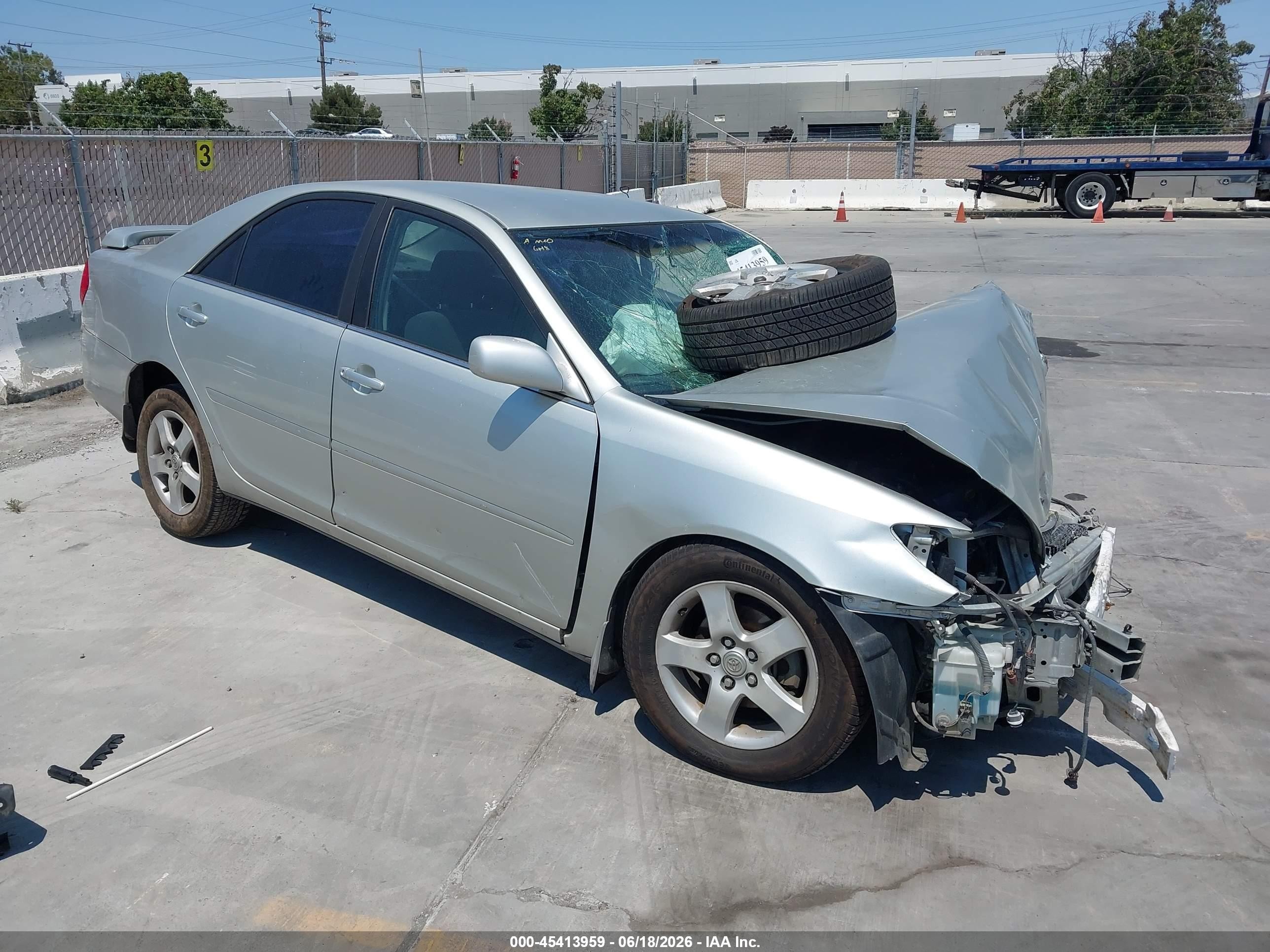 2002 Toyota Camry Se Silver vin: JTDBE32K820056331