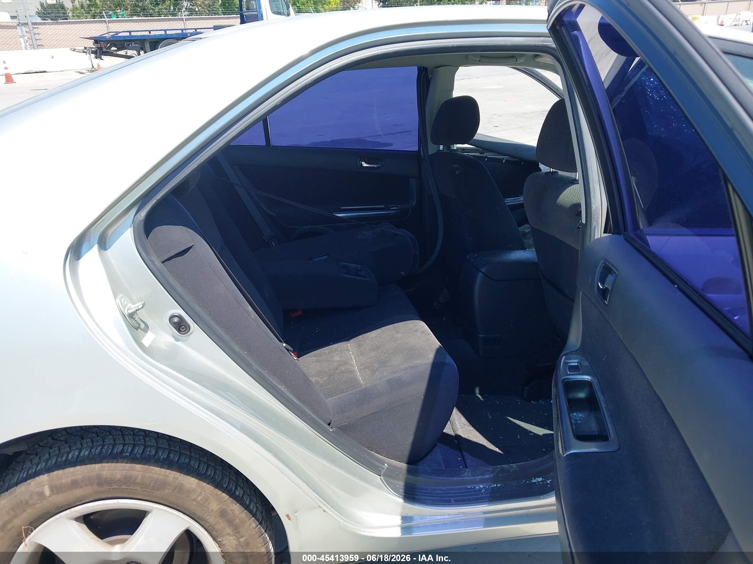 2002 Toyota Camry Se Silver vin: JTDBE32K820056331