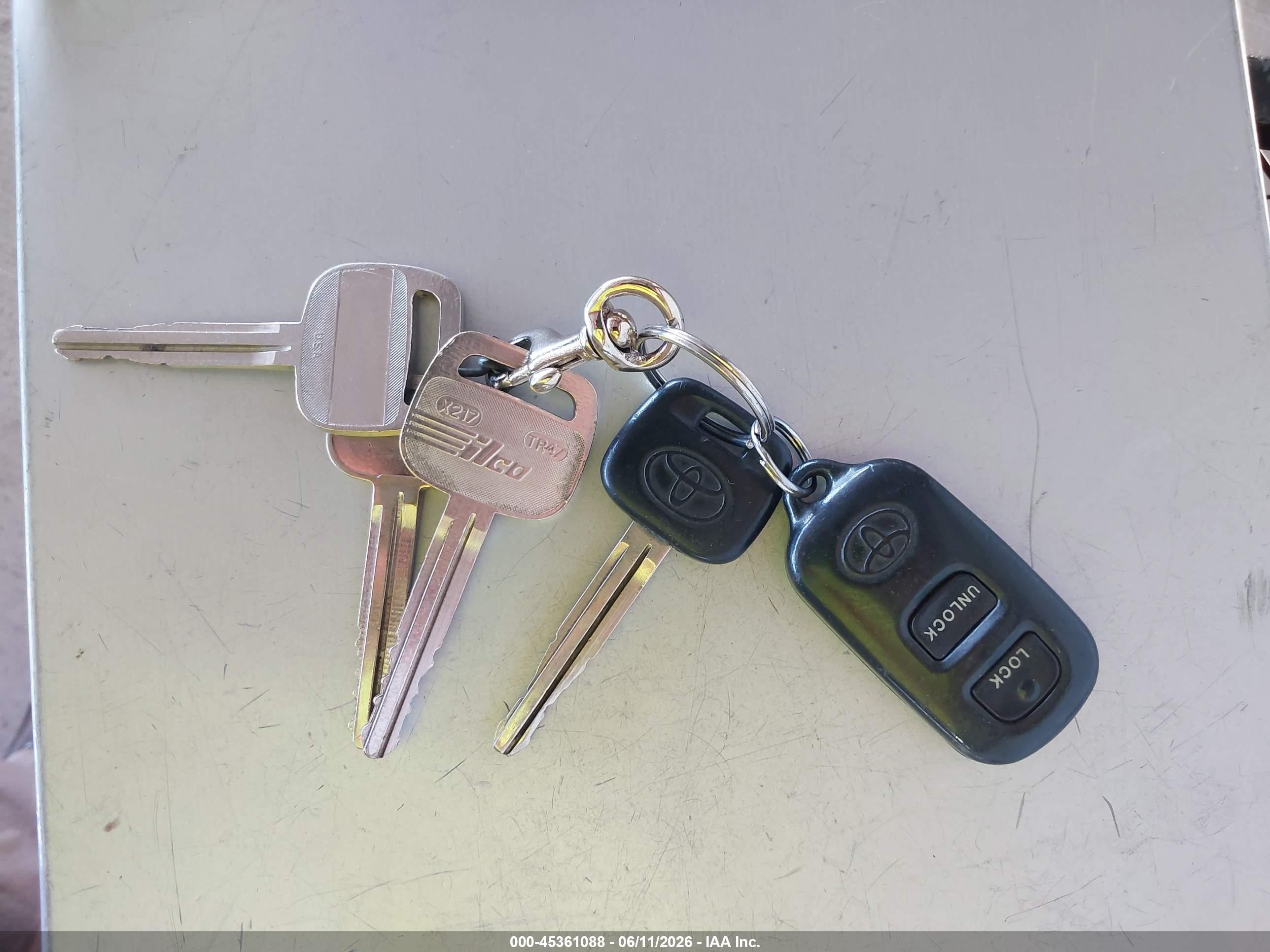 2002 Toyota Camry Le Green vin: JTDBE32K820068401