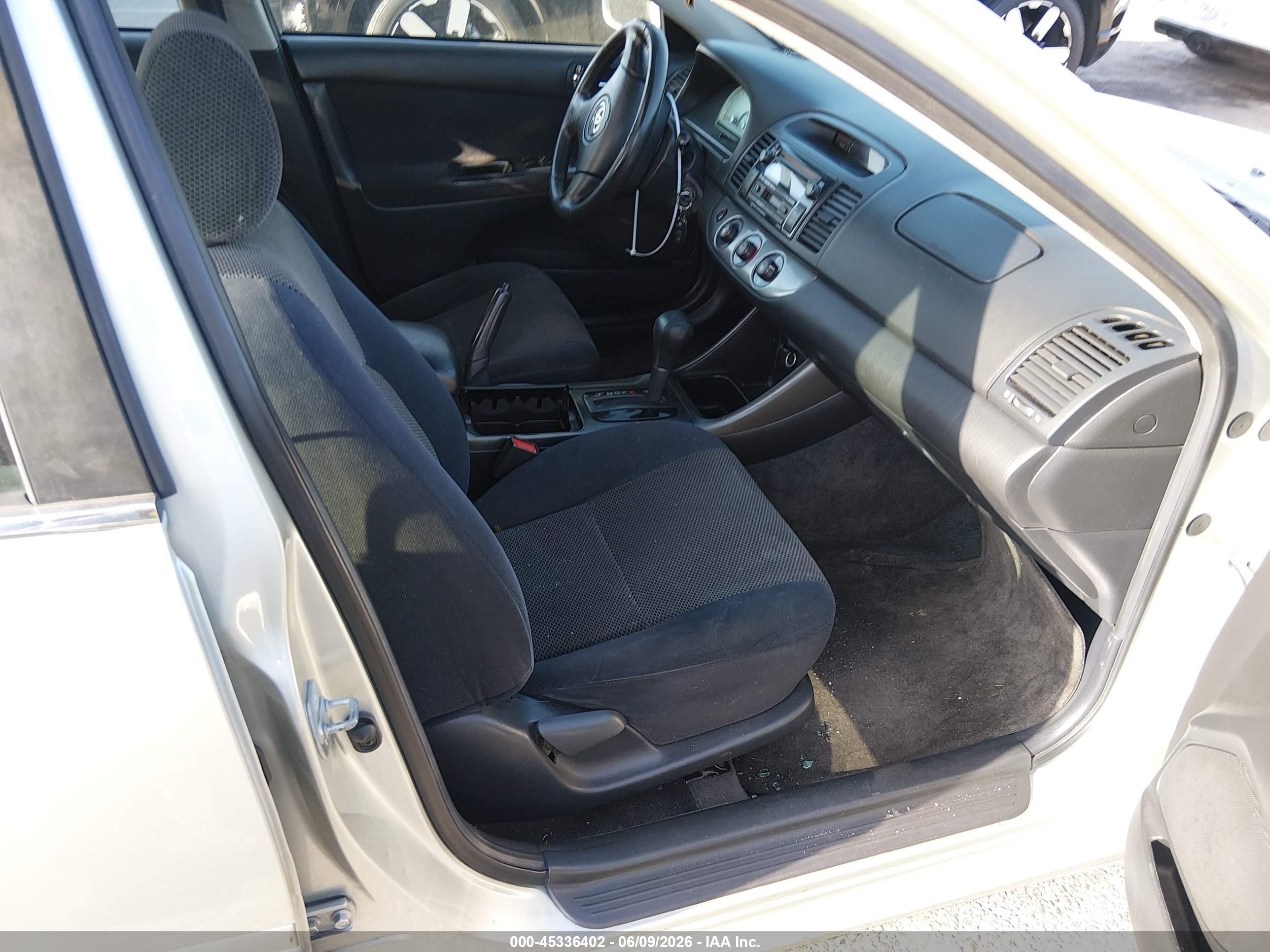 2003 Toyota Camry Se Серый vin: JTDBE32K830229041
