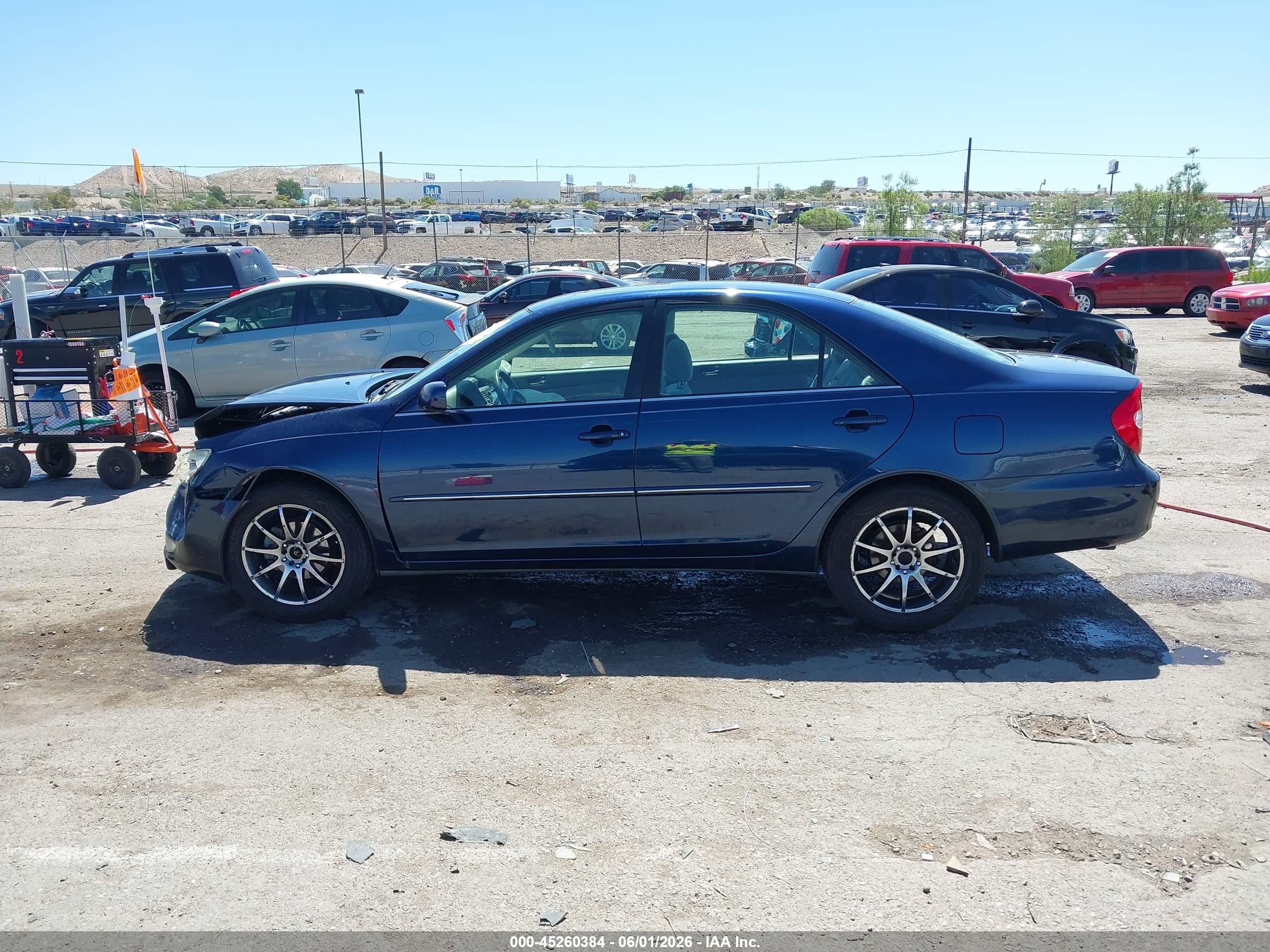 2003 Toyota Camry Xle Blue vin: JTDBE32K830230531