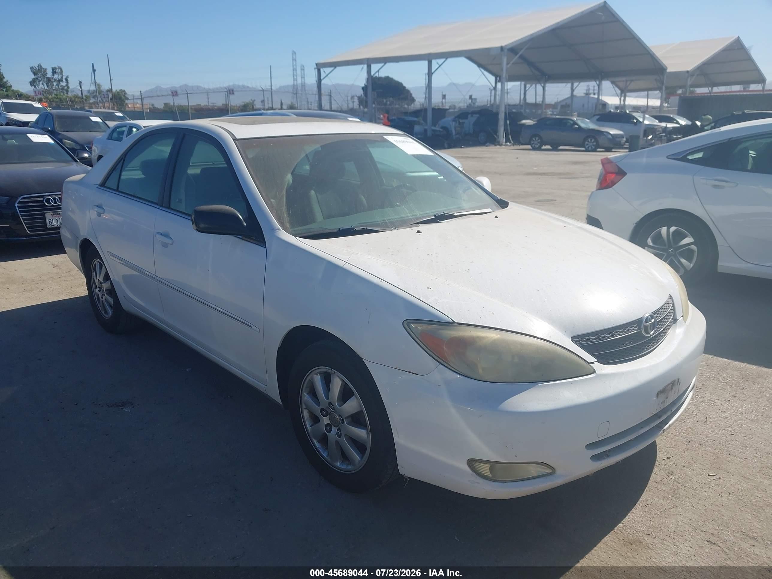 2003 Toyota Camry Xle White vin: JTDBE32K830238709