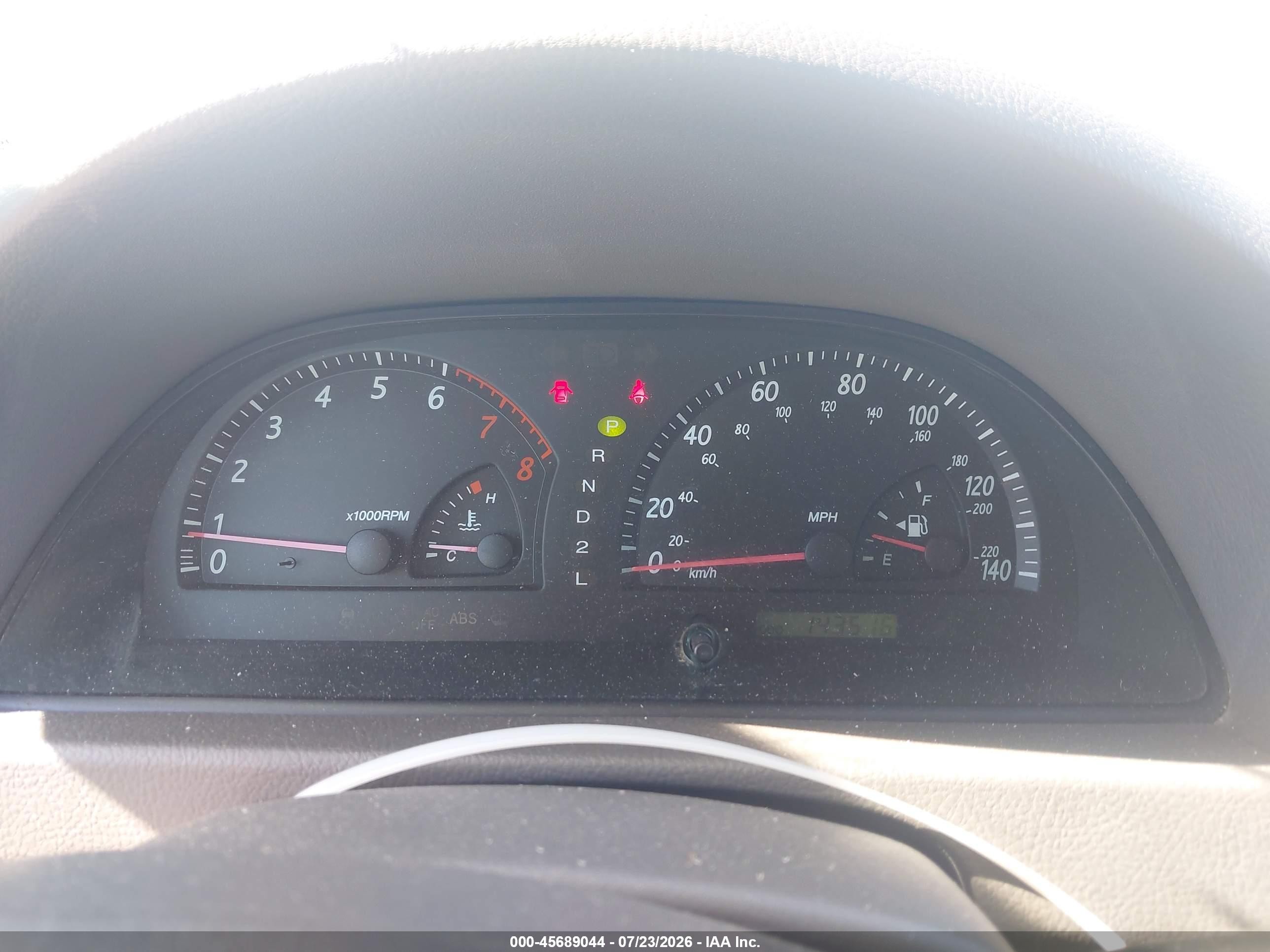 2003 Toyota Camry Xle Белый vin: JTDBE32K830238709
