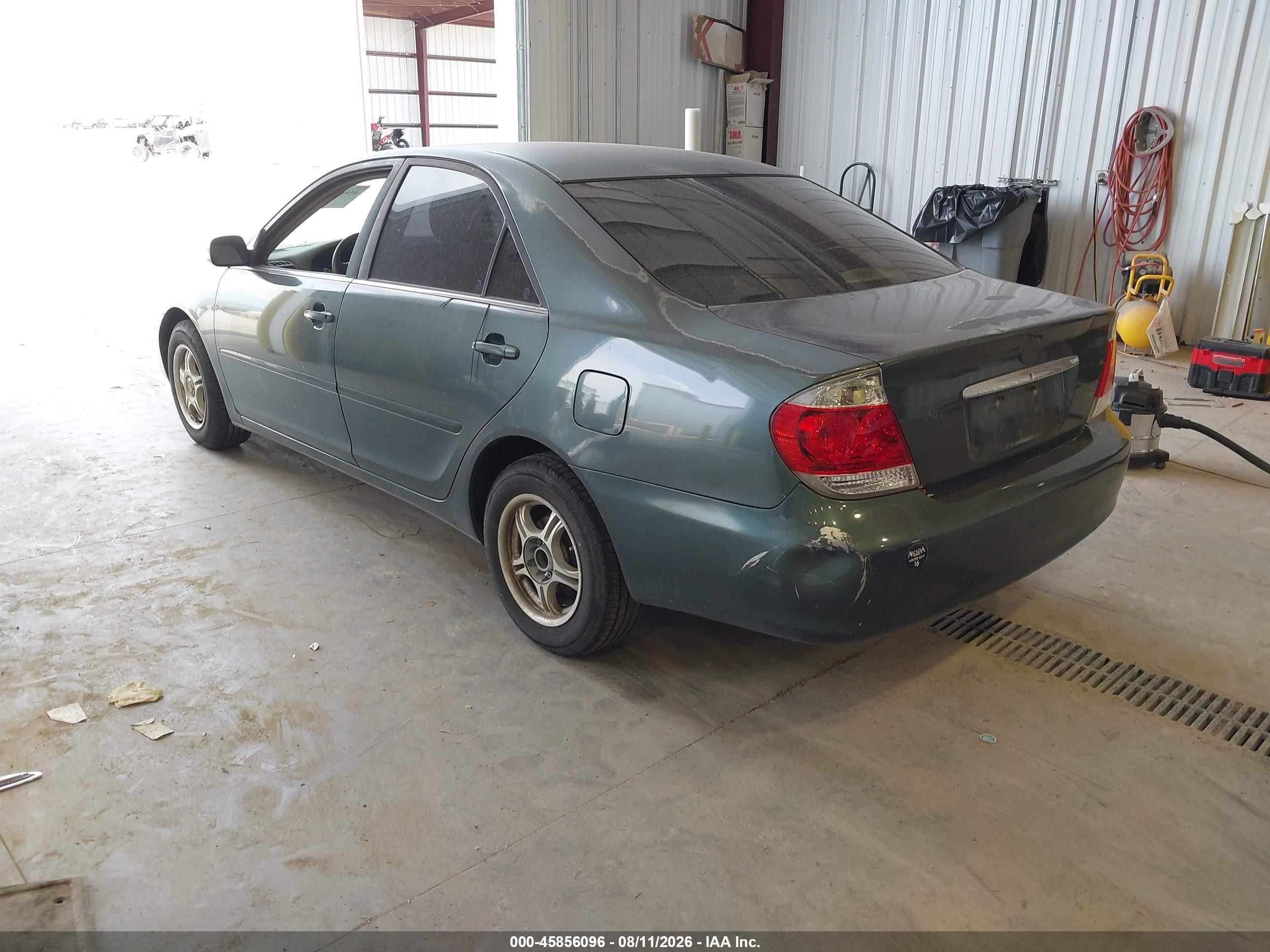 2005 Toyota Camry Le Black vin: JTDBE32K853023185