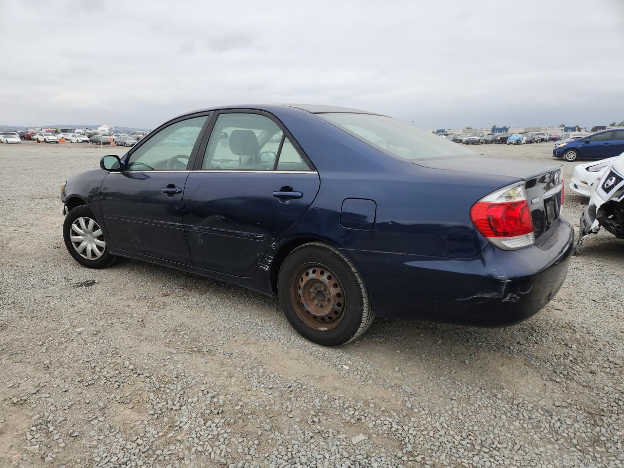 2006 Toyota Camry Le Blue vin: JTDBE32K863060433