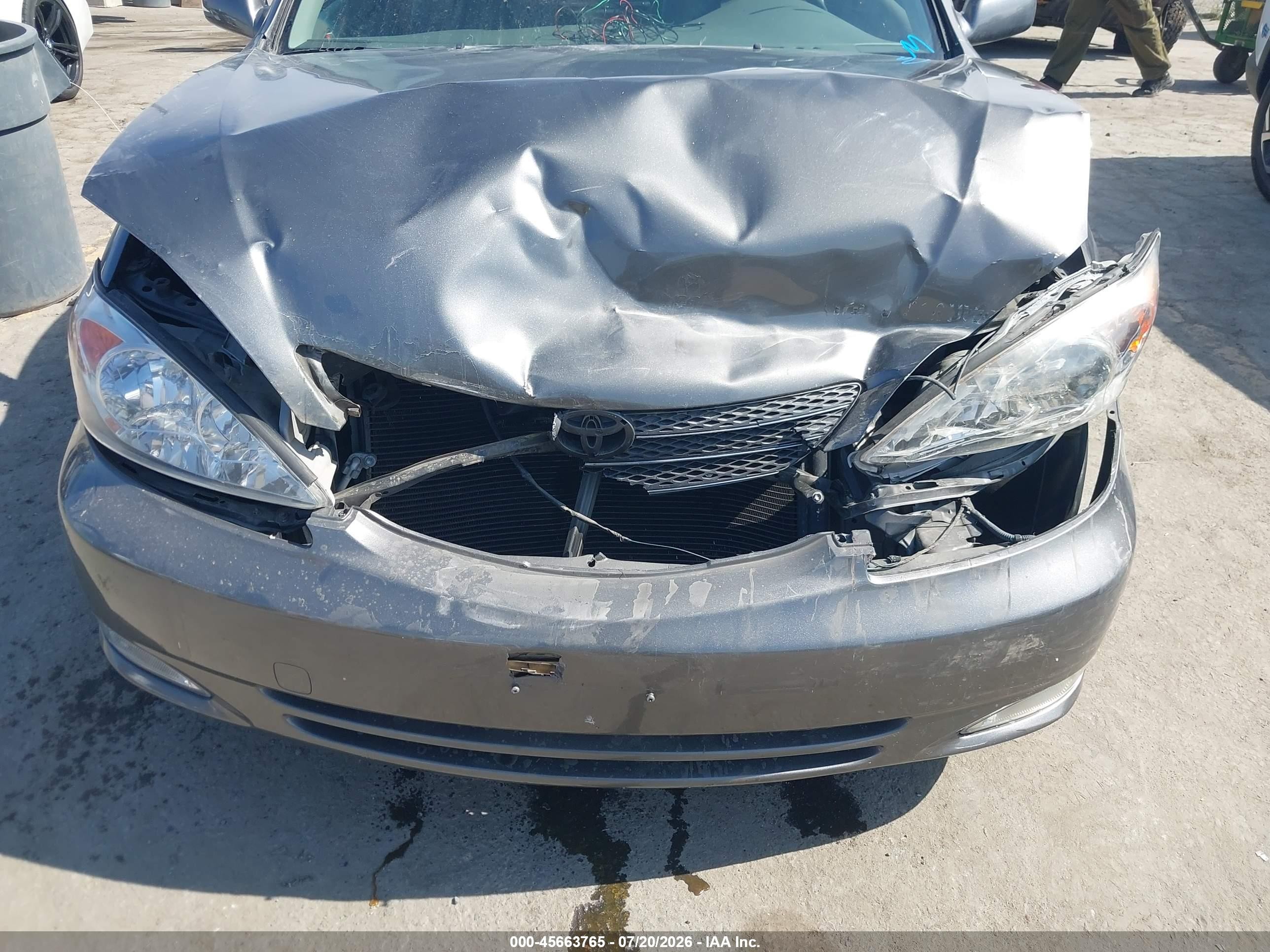 2003 Toyota Camry Xle Серый vin: JTDBE32K930173854