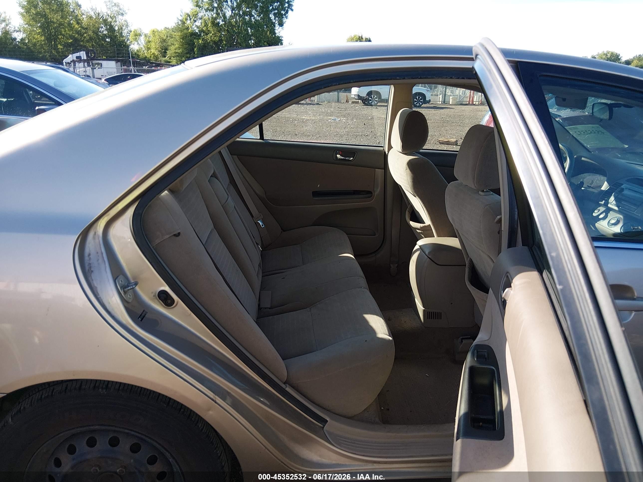 2006 Toyota Camry Std Beige vin: JTDBE32K963058870