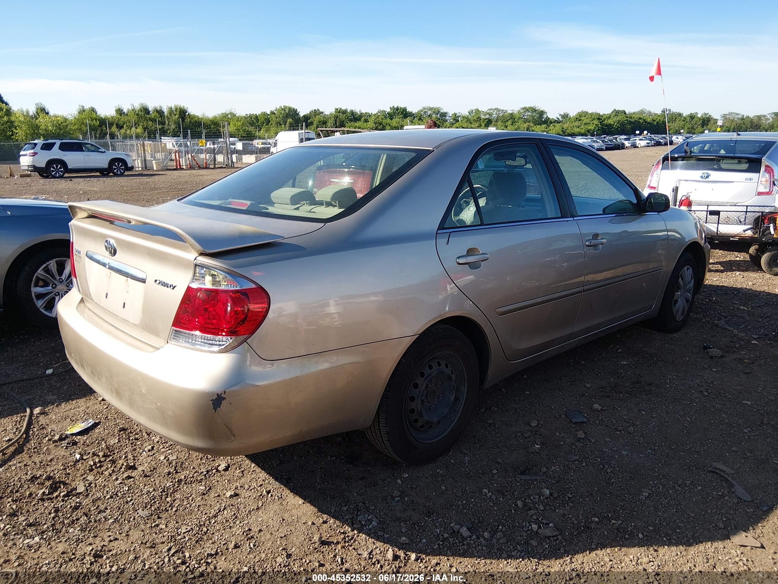 2006 Toyota Camry Std Beige vin: JTDBE32K963058870