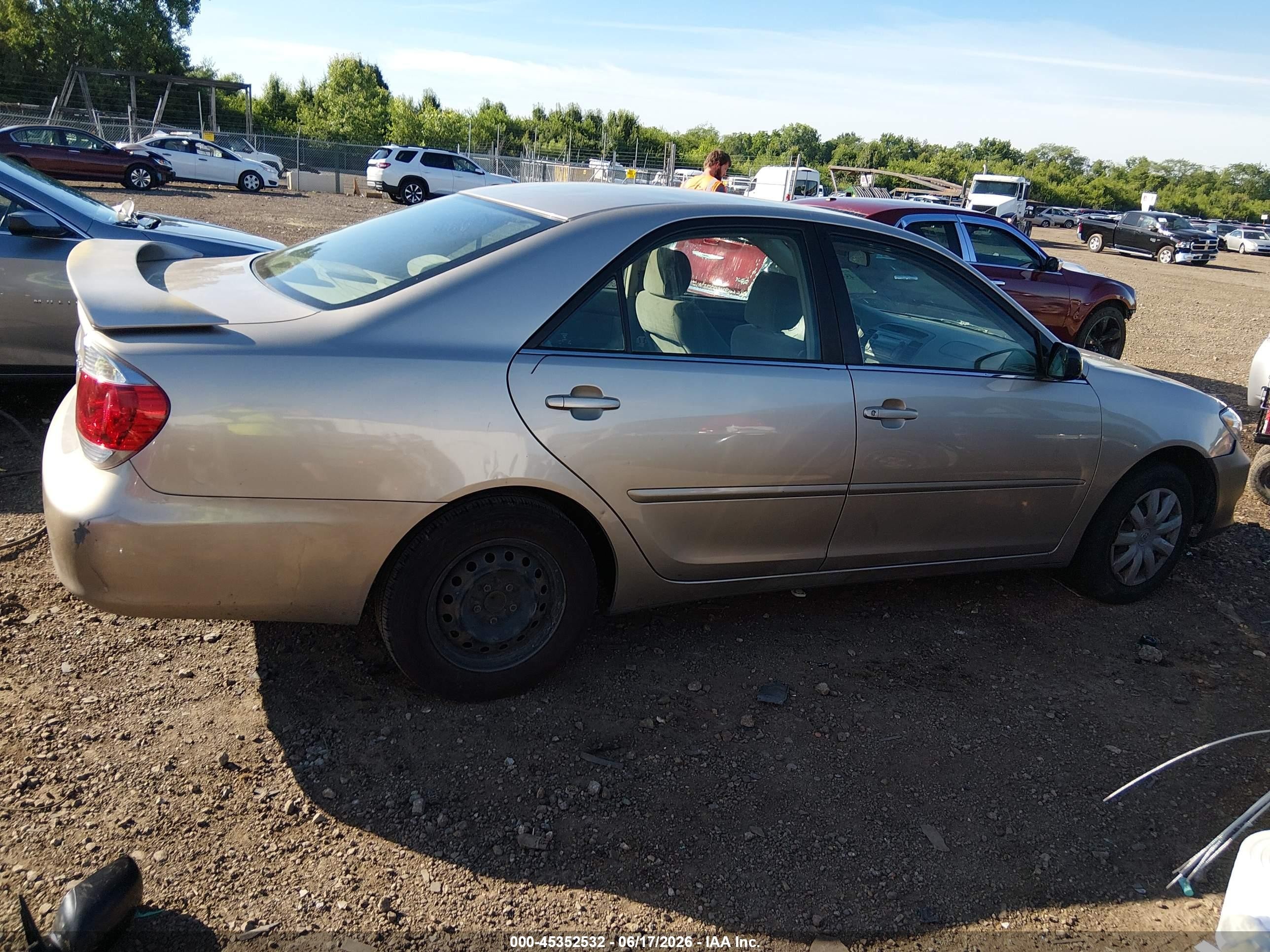 2006 Toyota Camry Std Beige vin: JTDBE32K963058870
