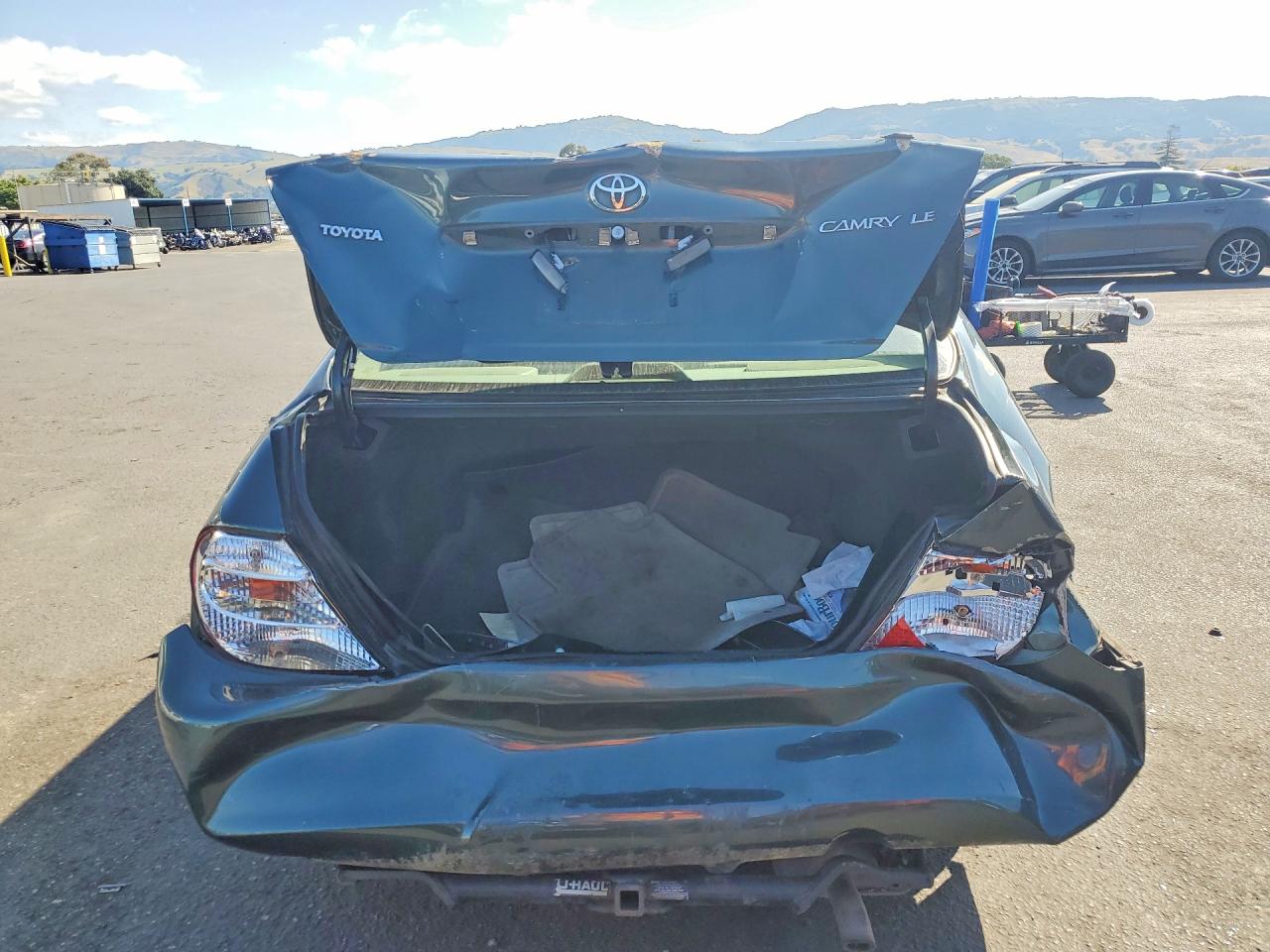 2002 Toyota Camry Le Green vin: JTDBE32KX20034704