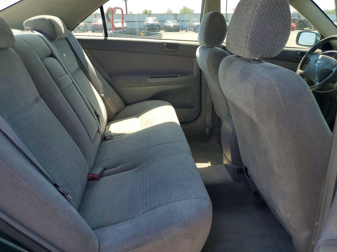 2002 Toyota Camry Le Green vin: JTDBE32KX20063345