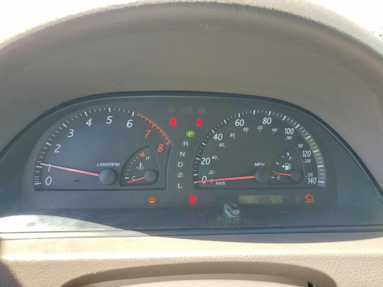 2002 Toyota Camry Le Green vin: JTDBE32KX20063345