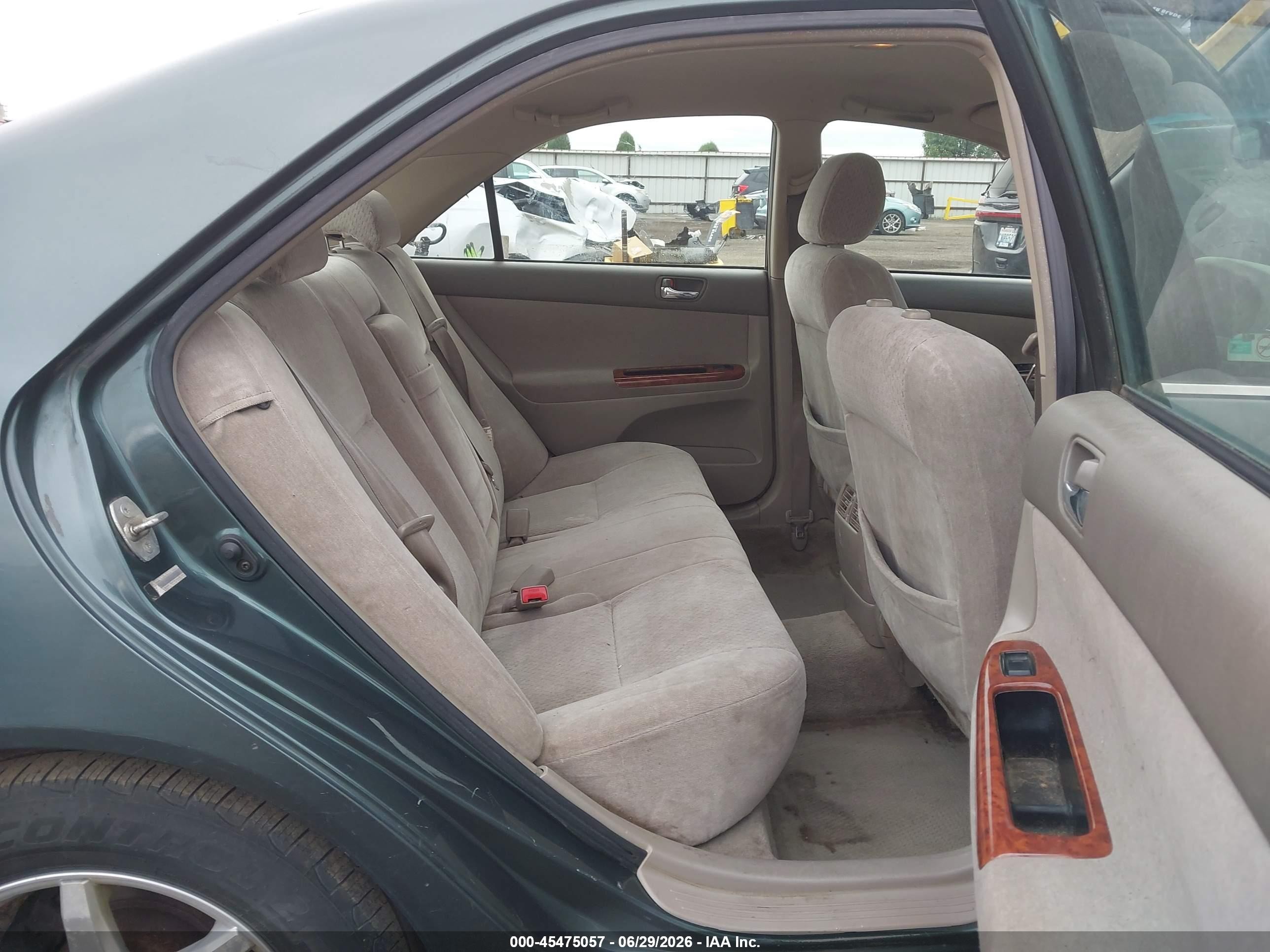 2003 Toyota Camry Xle Green vin: JTDBE32KX30153399