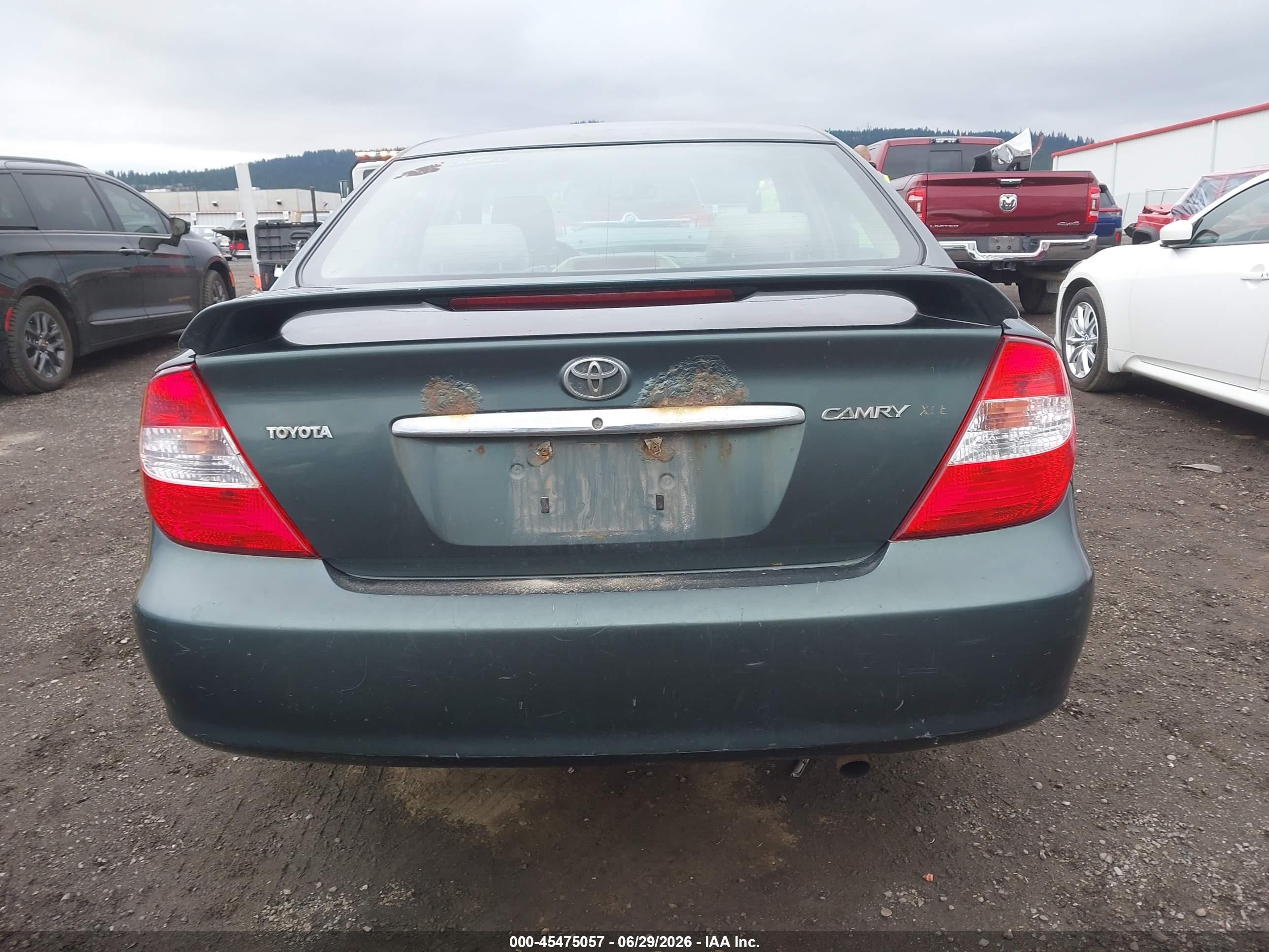 2003 Toyota Camry Xle Green vin: JTDBE32KX30153399