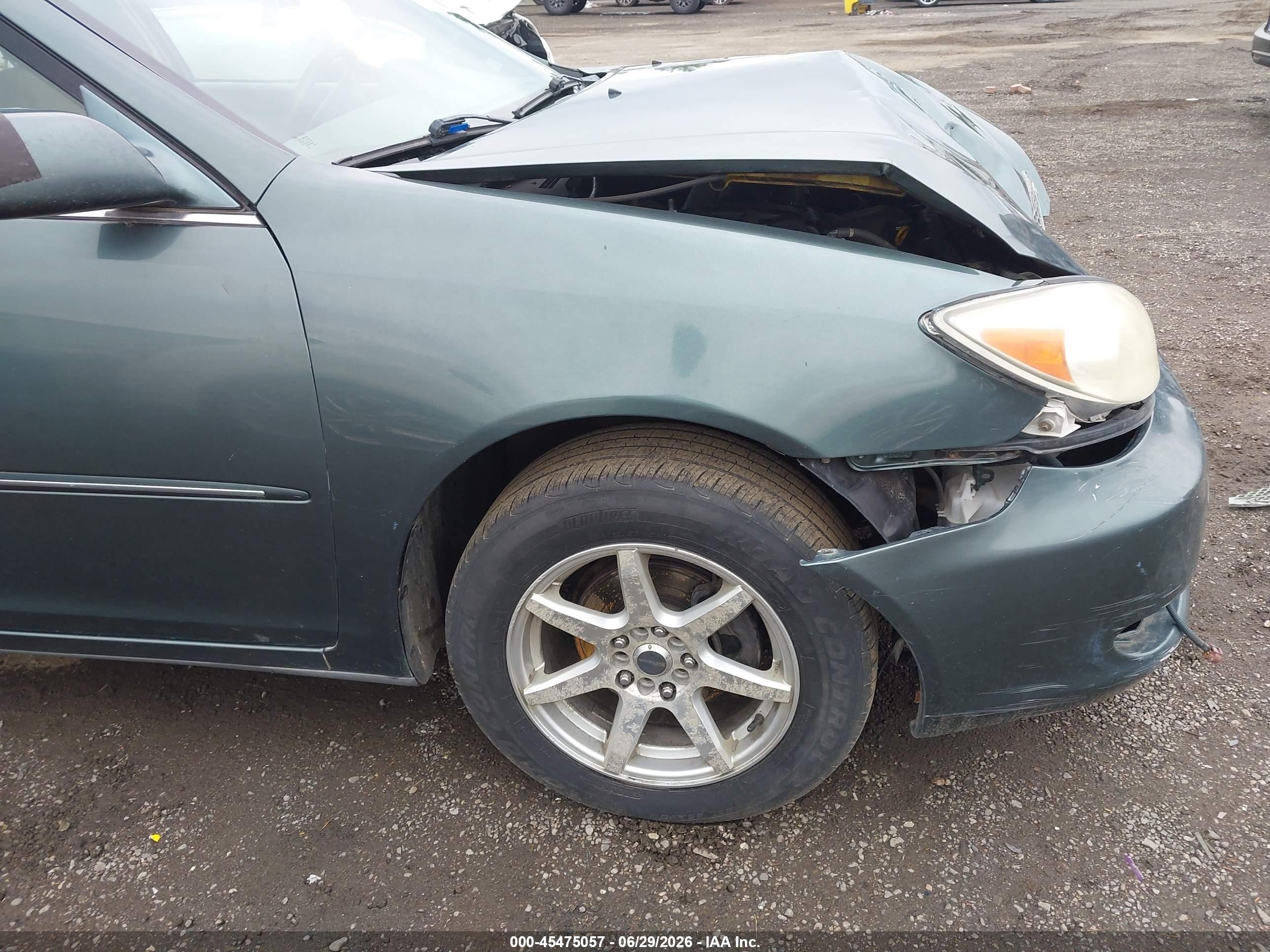 2003 Toyota Camry Xle Green vin: JTDBE32KX30153399