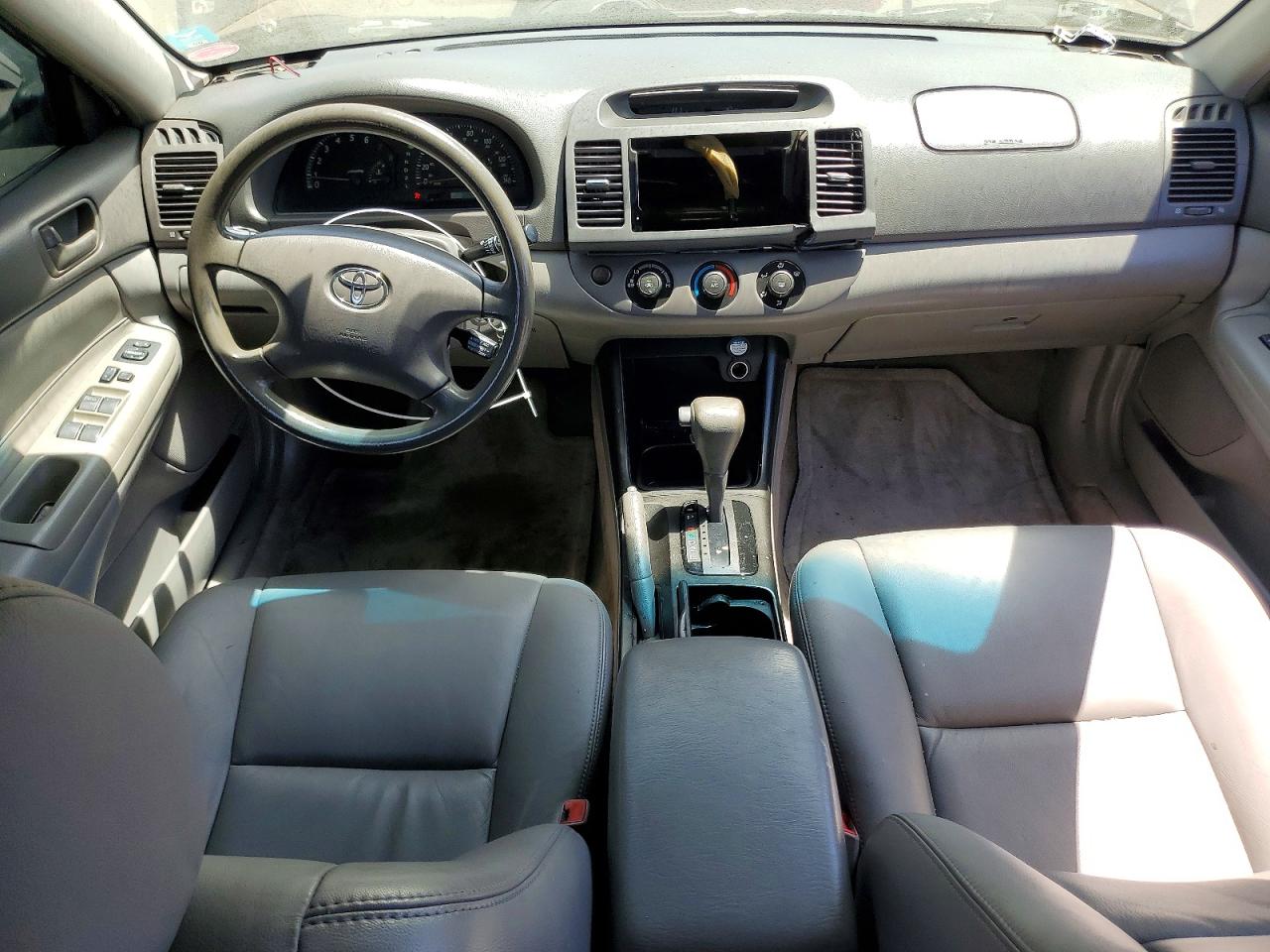 2003 Toyota Camry Le Gray vin: JTDBE32KX30172888