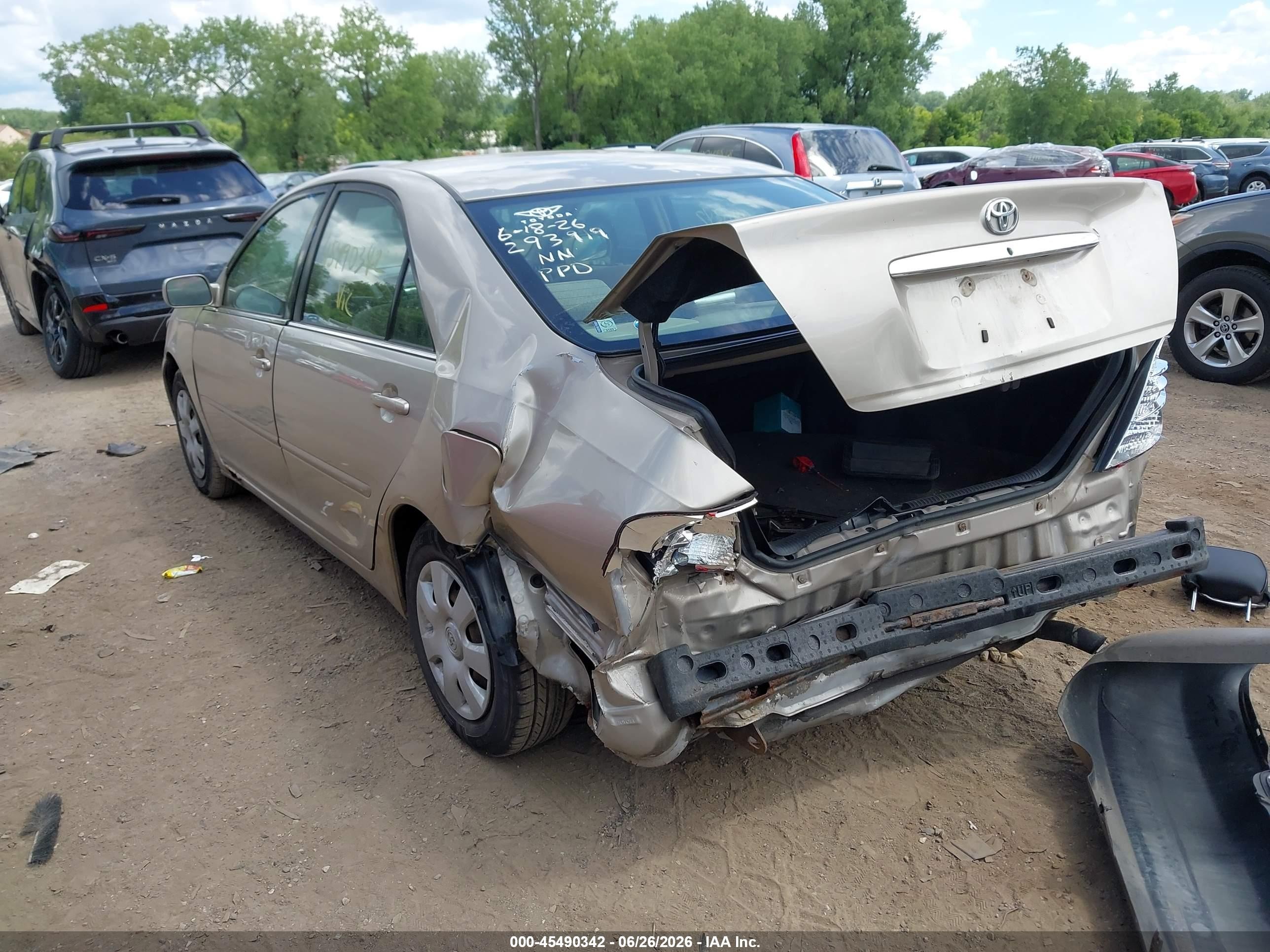 2003 Toyota Camry Le Желто-коричневый vin: JTDBE32KX30203699