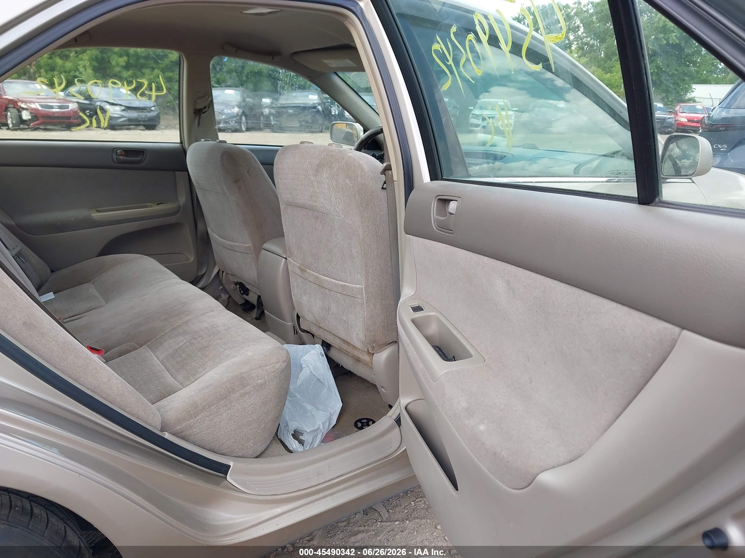2003 Toyota Camry Le Желто-коричневый vin: JTDBE32KX30203699