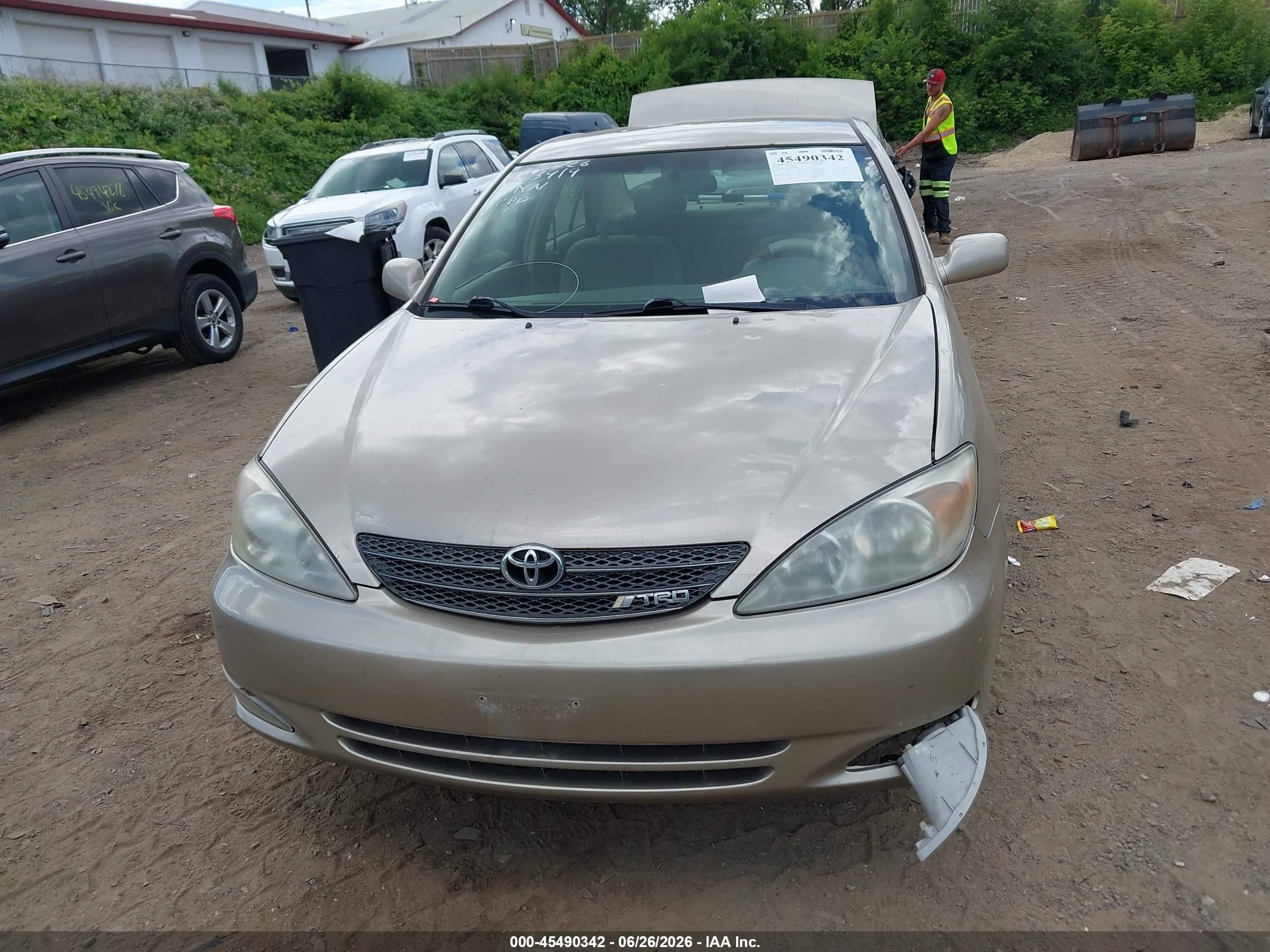 2003 Toyota Camry Le Желто-коричневый vin: JTDBE32KX30203699
