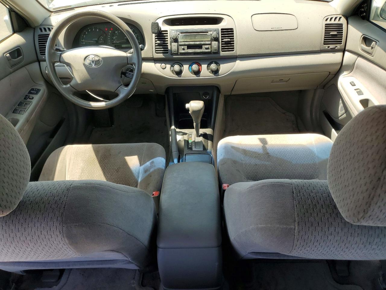 2003 Toyota Camry Le Silver vin: JTDBE32KX30227629