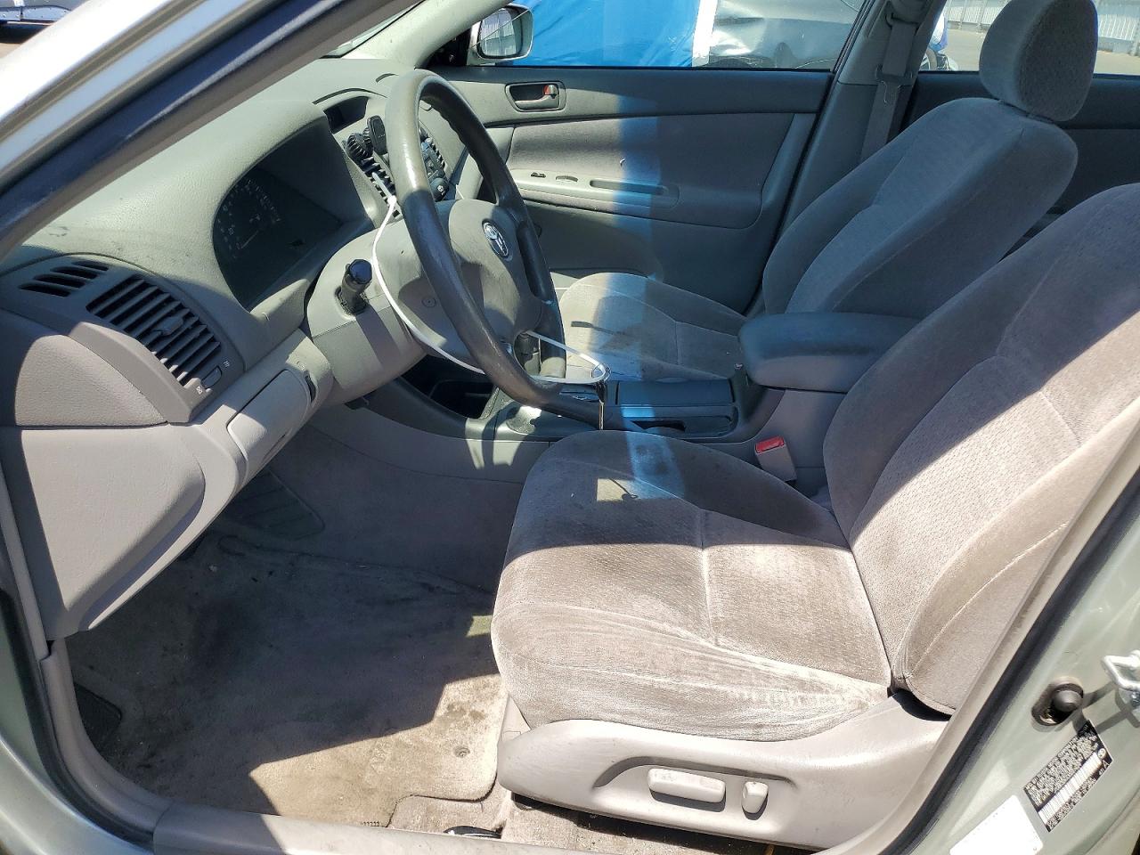2003 Toyota Camry Le Silver vin: JTDBE32KX30227629