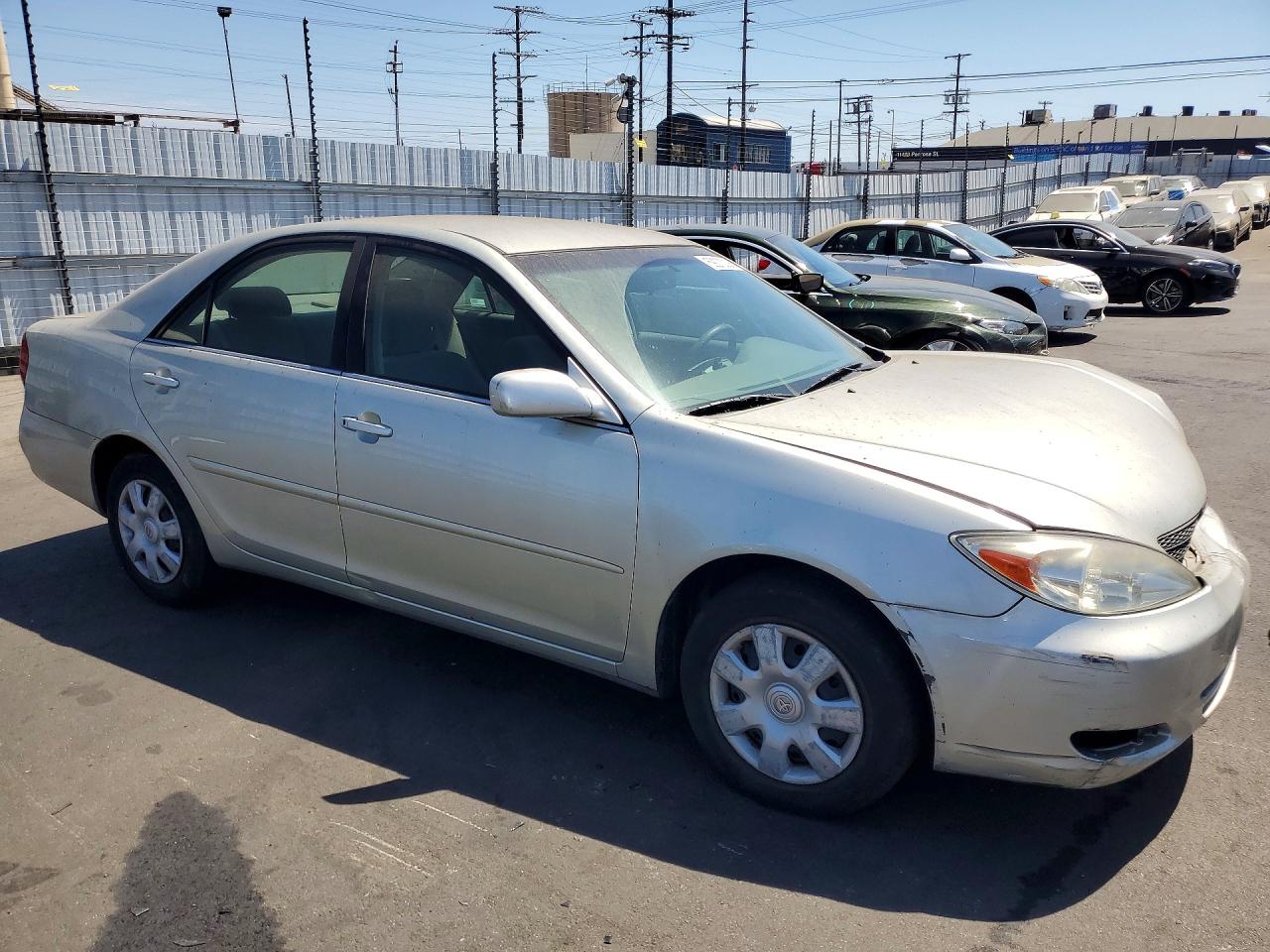 2003 Toyota Camry Le Silver vin: JTDBE32KX30227629