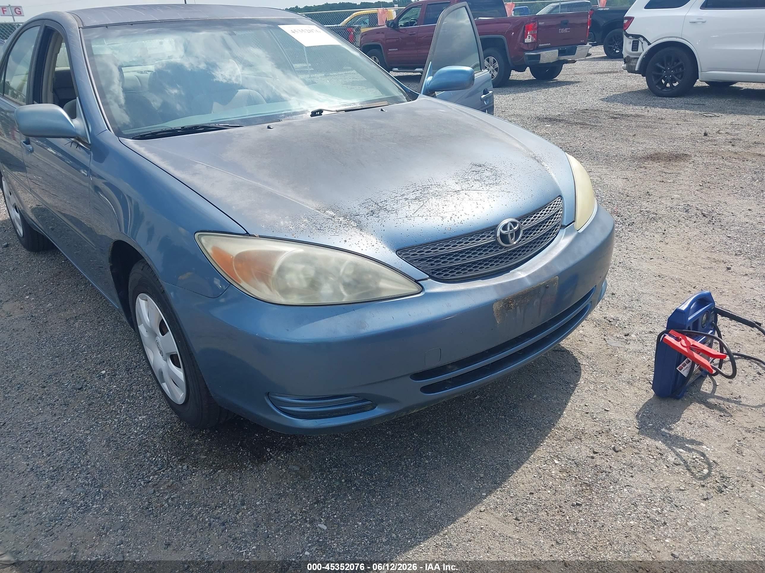 2003 Toyota Camry Le Blue vin: JTDBE32KX30227713