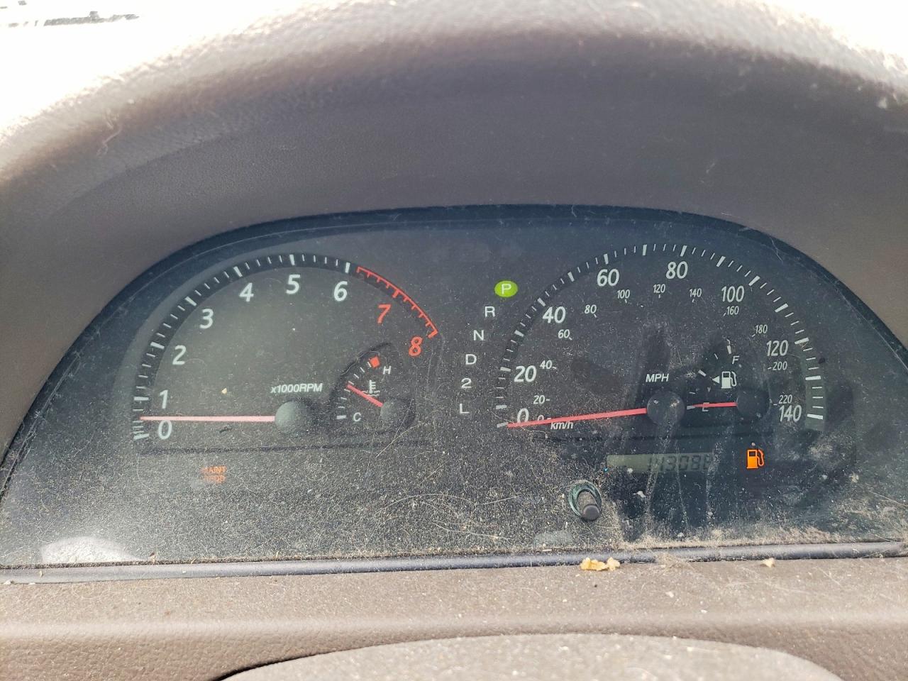 2004 Toyota Camry Le Gray vin: JTDBE32KX40261913