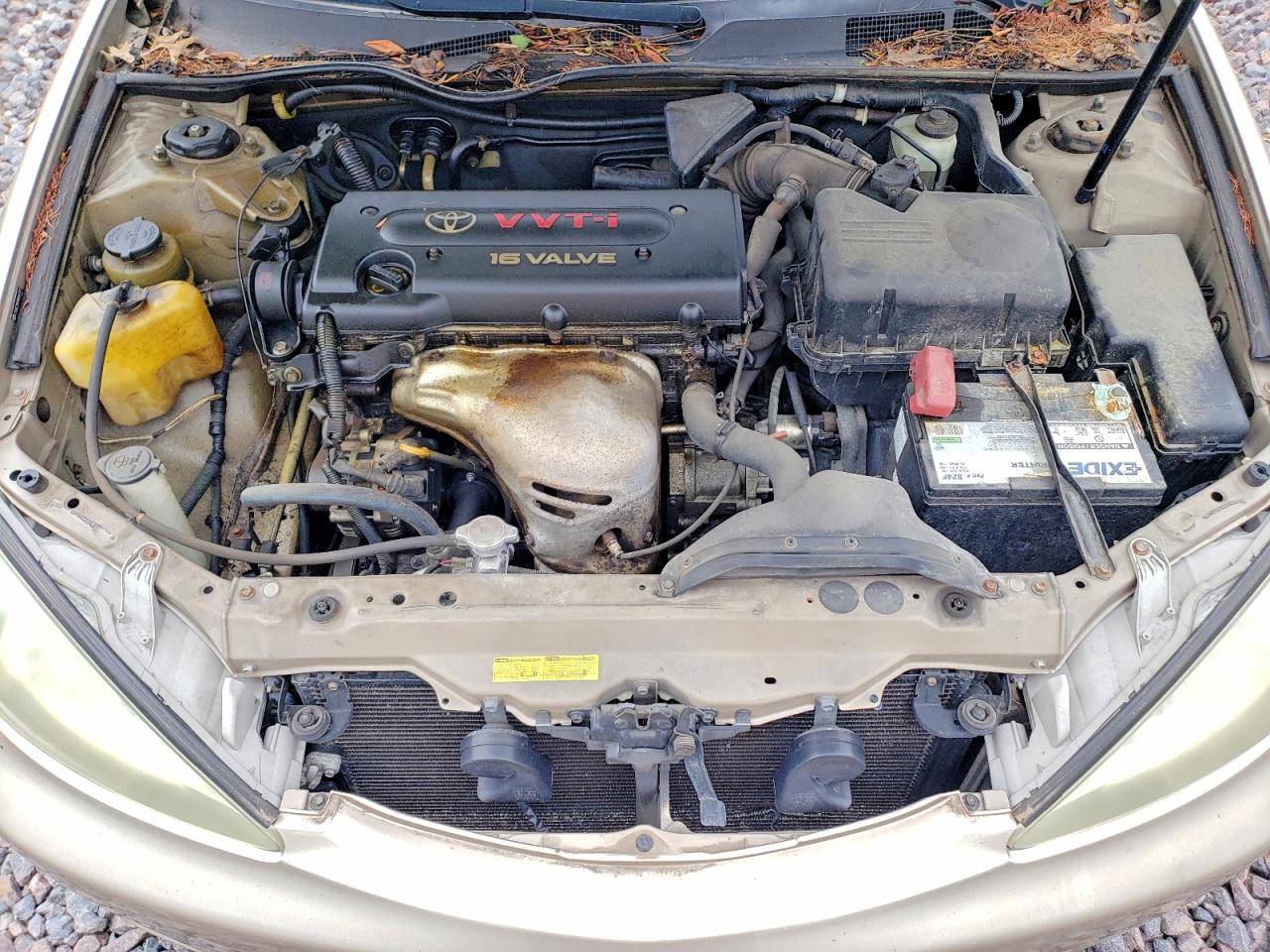 2004 Toyota Camry Le Gray vin: JTDBE32KX40261913
