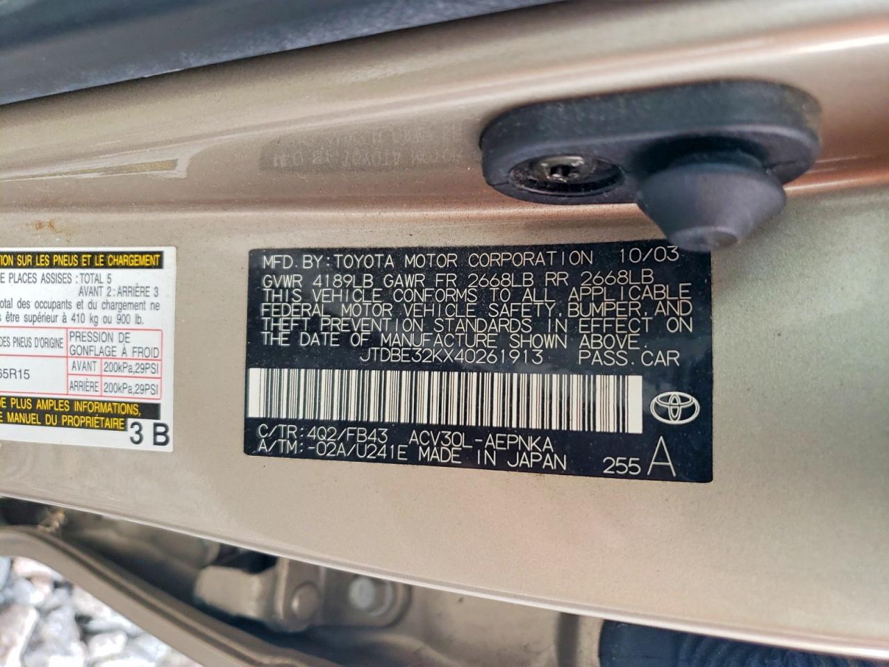 2004 Toyota Camry Le Gray vin: JTDBE32KX40261913