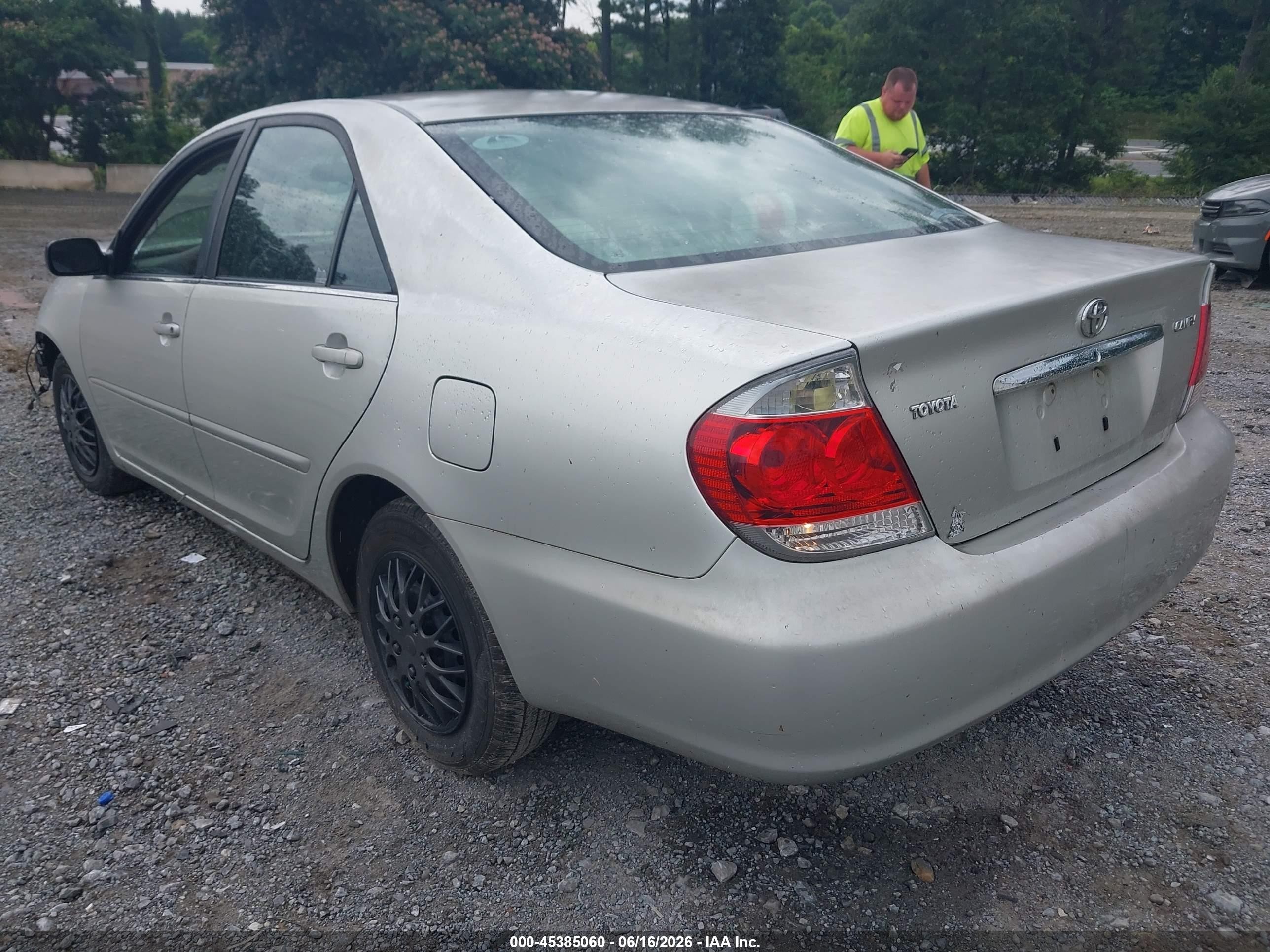 2005 Toyota Camry Std Silver vin: JTDBE32KX50312909