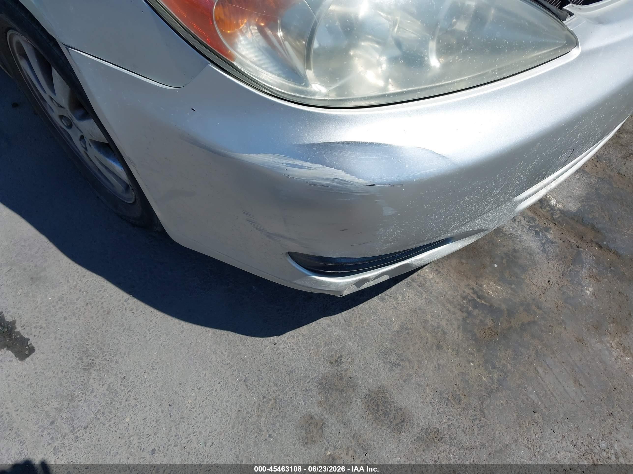 2002 Toyota Camry Xle Серый vin: JTDBF30K020033111