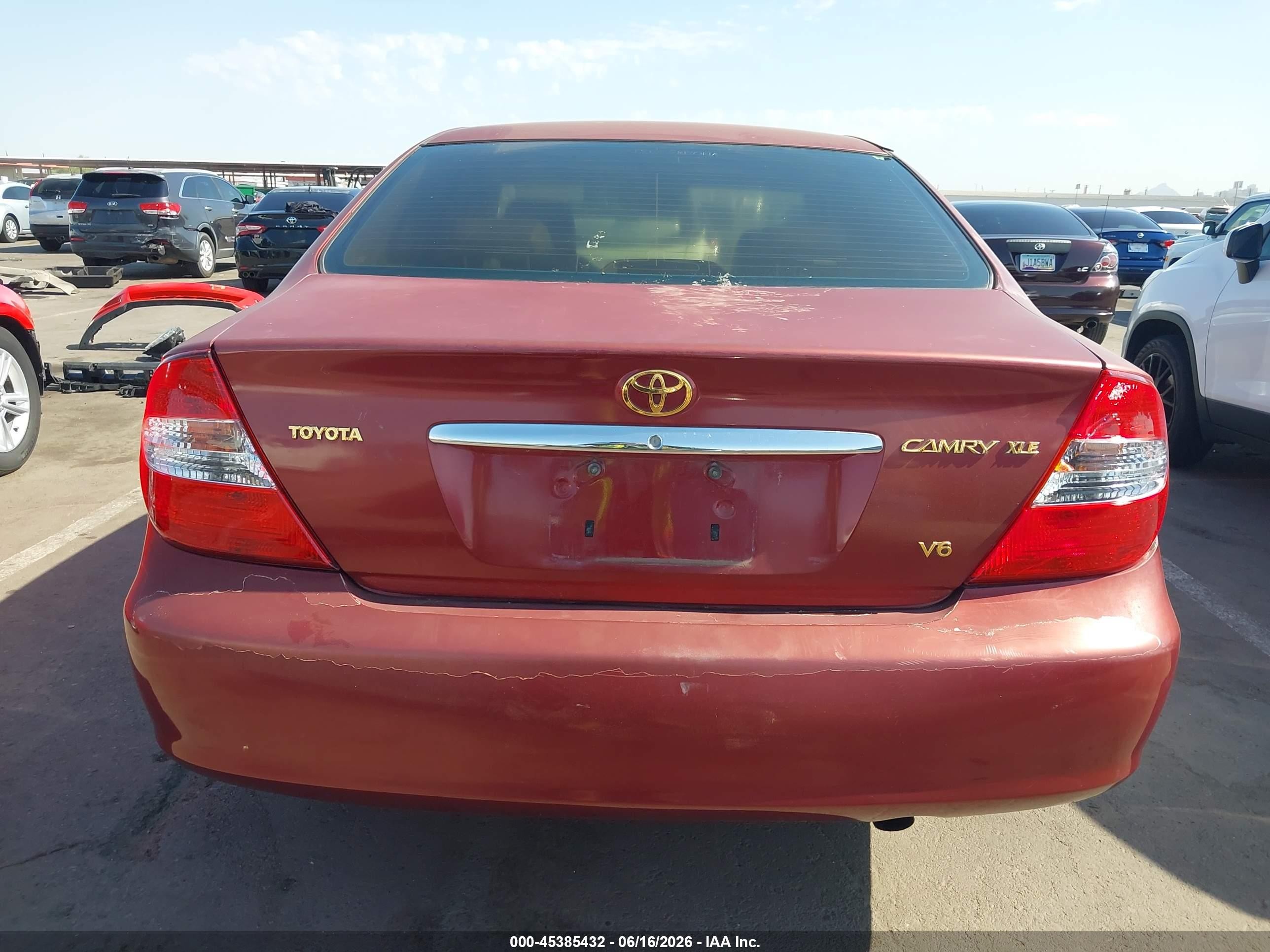 2002 Toyota Camry Xle Красный vin: JTDBF30K020038079